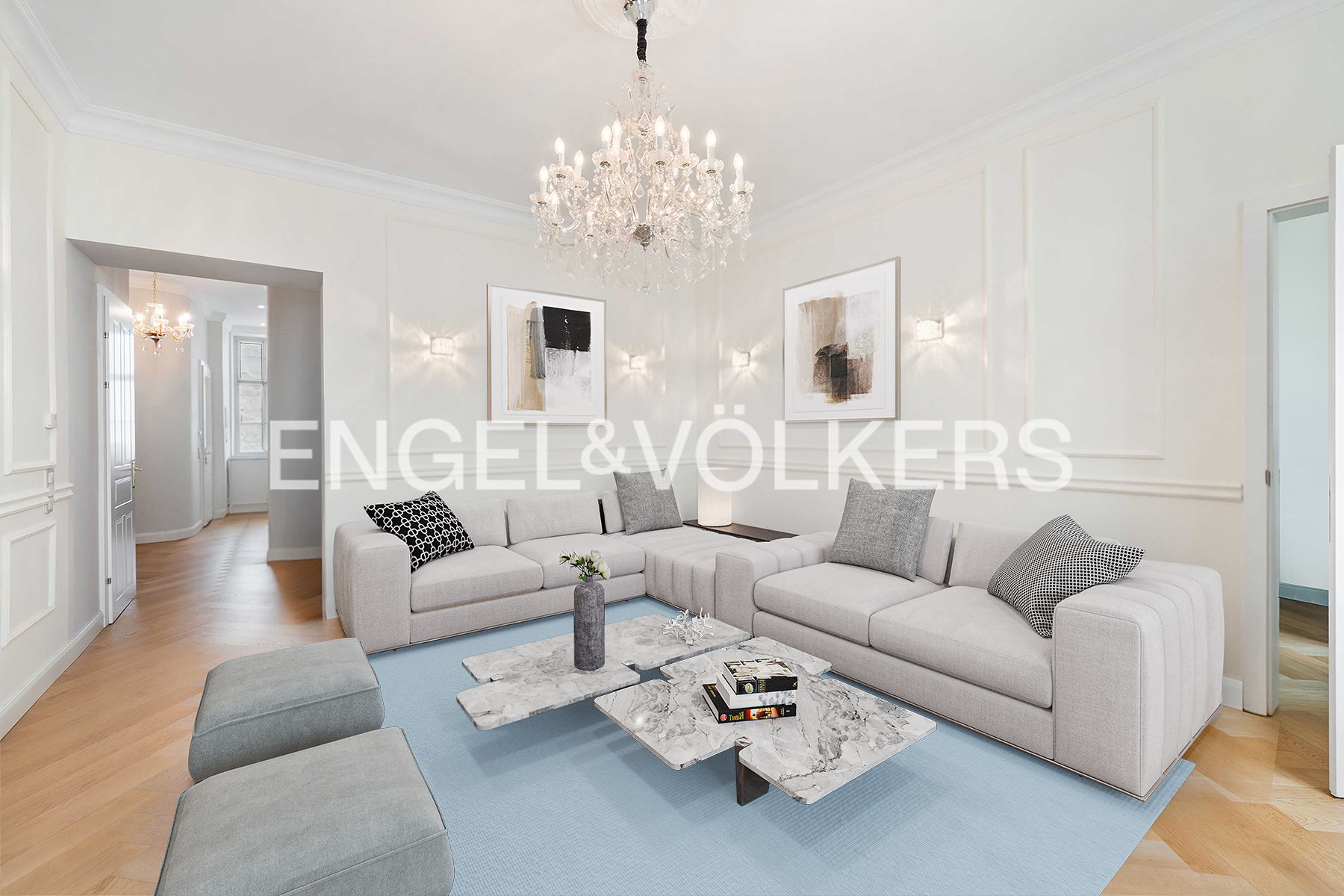 Exclusively renovated apartment with 3 generous rooms, stucco, wood-burning stove and approved balcony in prime location