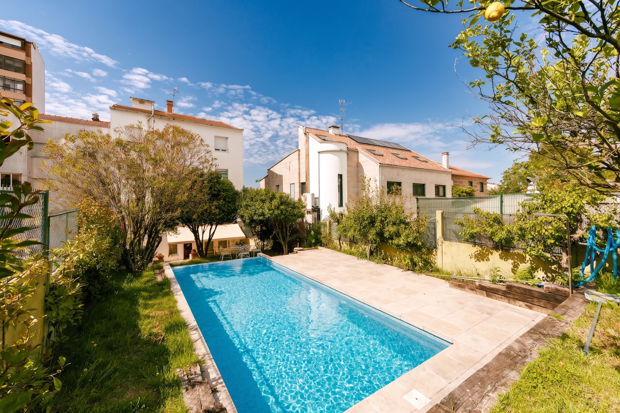 Amplio piso con piscina privada y zona exterior en Bouzas