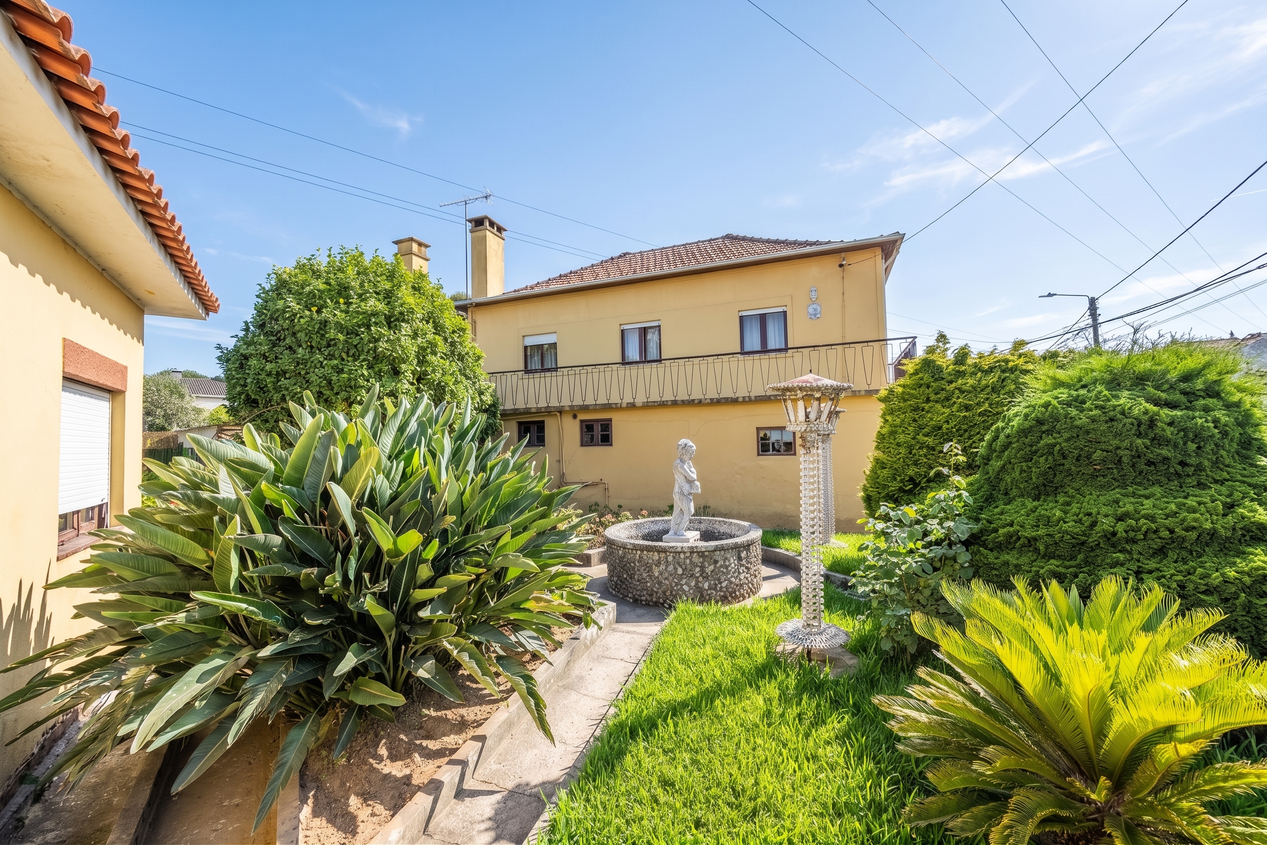 Exclusive 5-Bedroom House for Renovation in Santa Maria da Feira