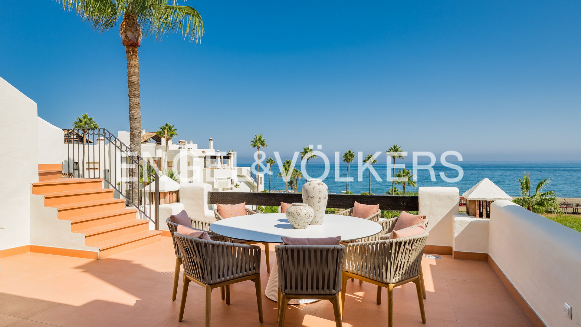 3 bedroom apartment with sea view and large terrace in Bahía del Velerín