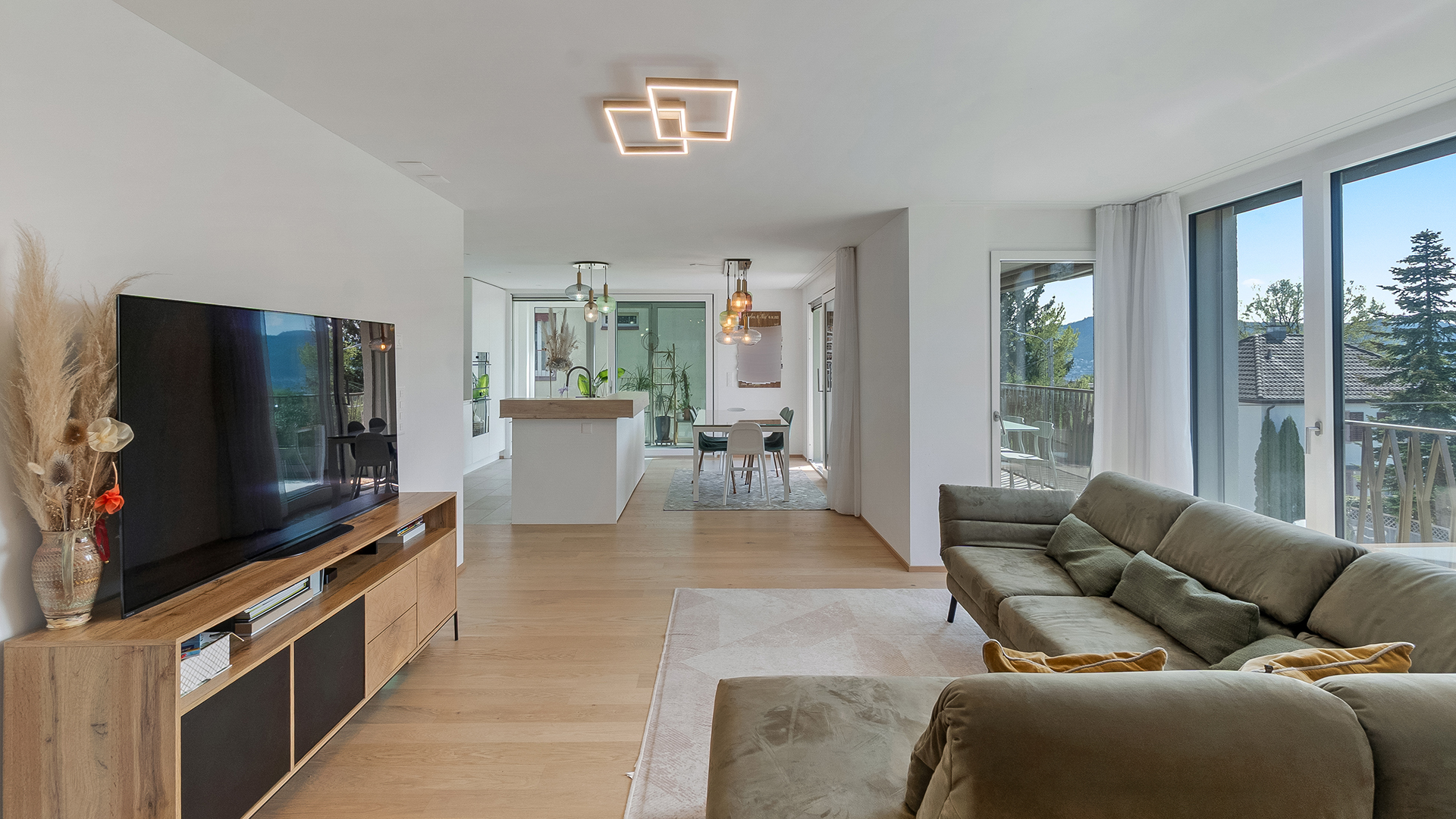 A family dream: exclusive 5.5-room apartment with garden and balconies