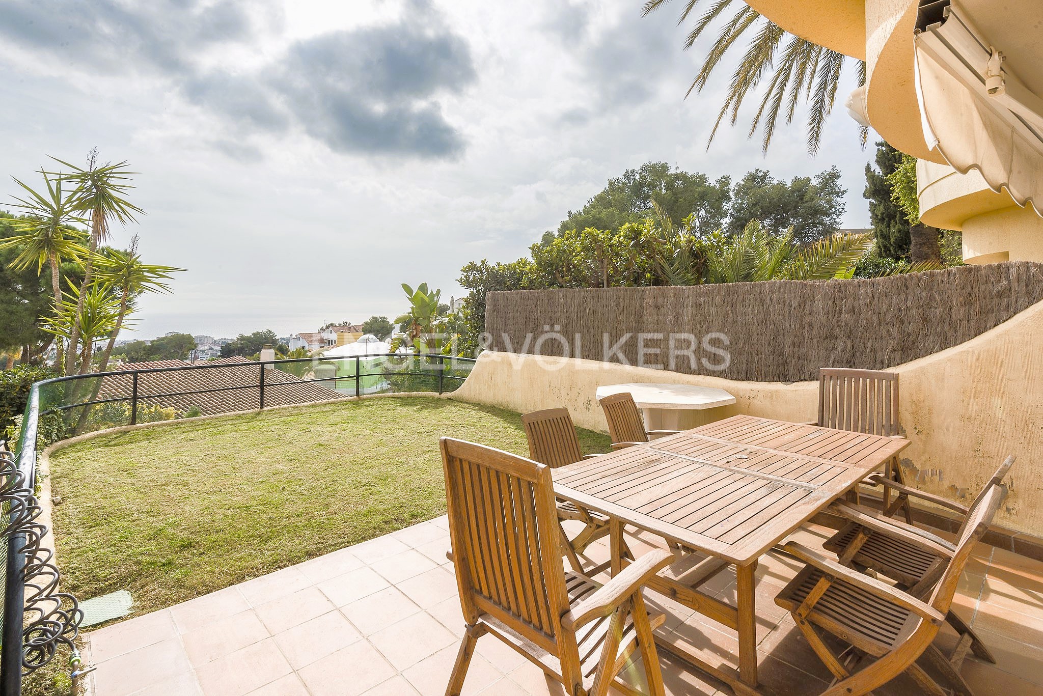 A really wonderful house and sea views
