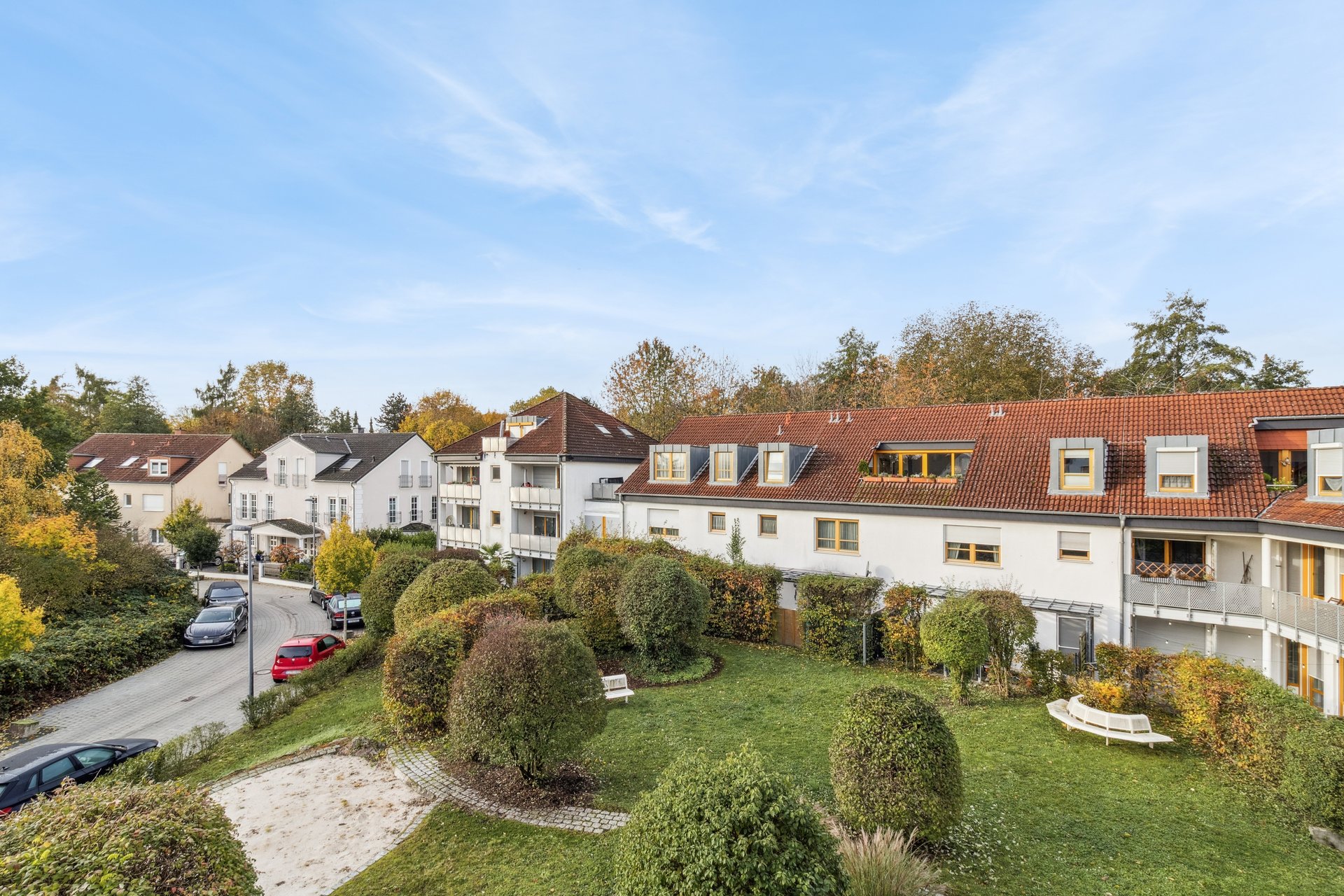 Geräumige Vier-Zimmer-Maisonettewohnung: Idyllisches Wohnen mit grünem Ausblick!
