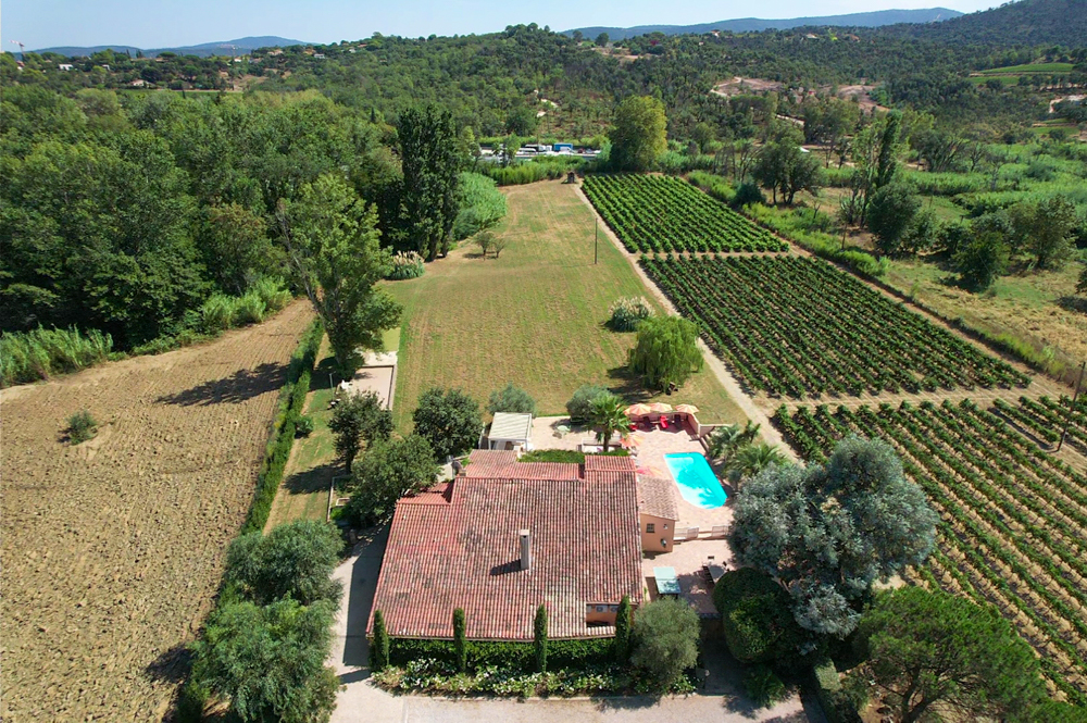 Charming property in the heart of Cogolin’s vineyards