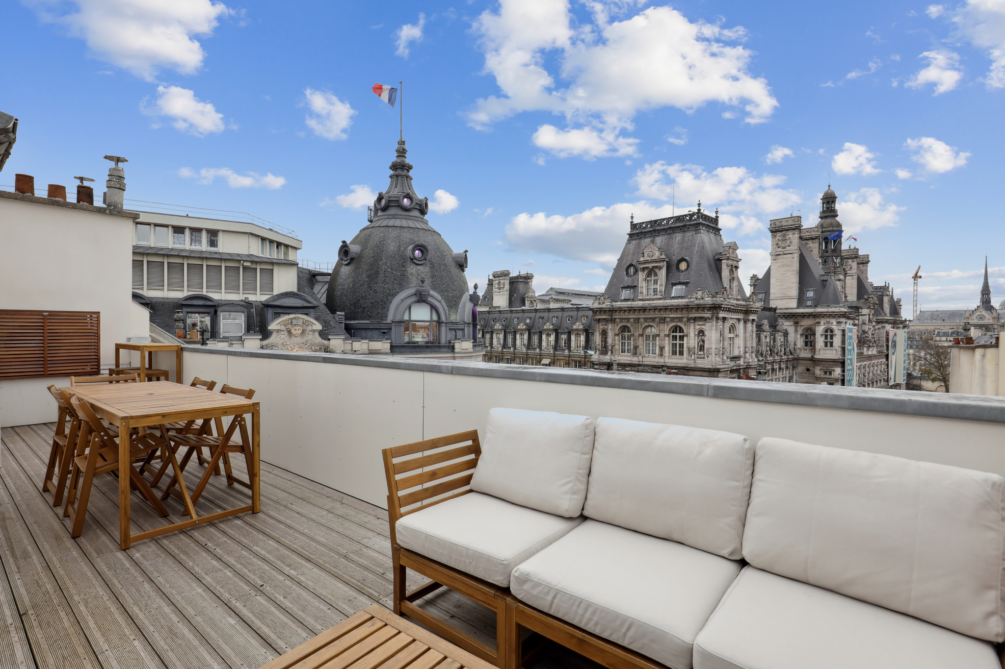 Bright 4-room duplex with 21 m² terrace - Saint Merri