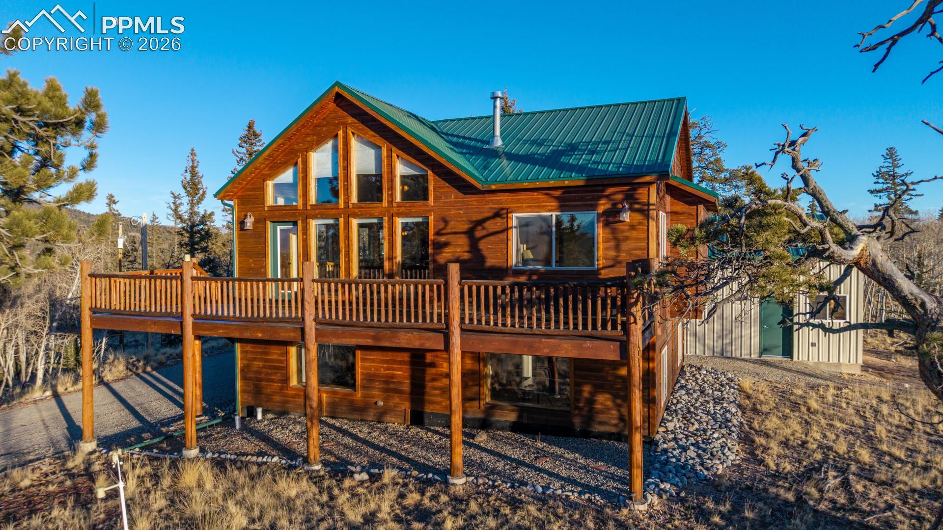 Luxury Retreat with Panoramic Mountain Views