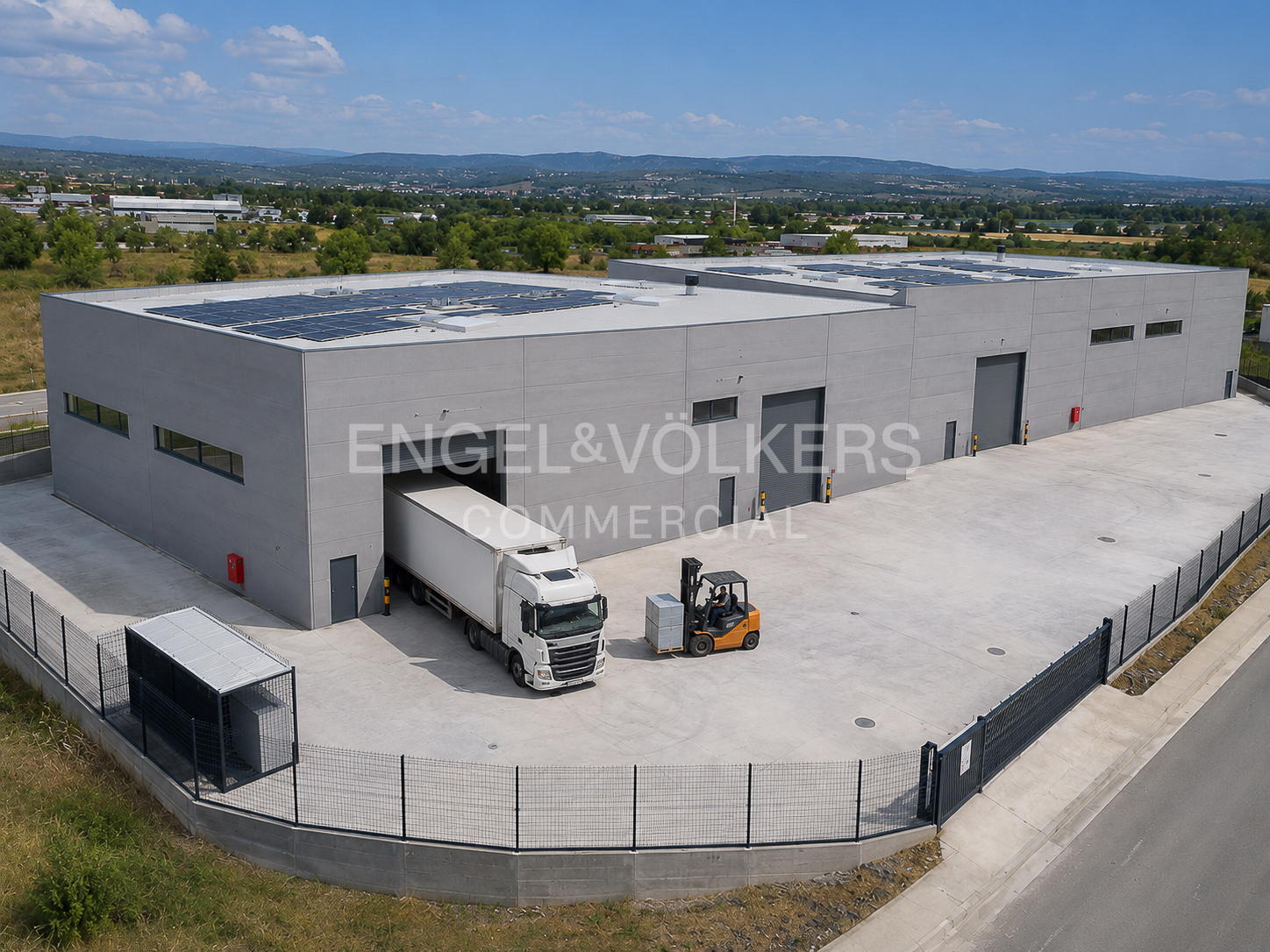 Nave industrial aislada de nueva construcción