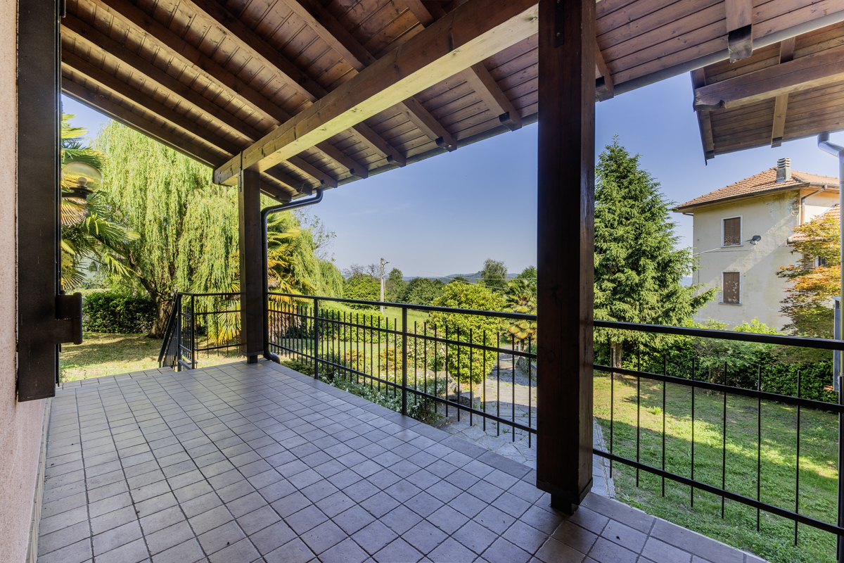A Nebbiuno Villa  singola immersa nel verde