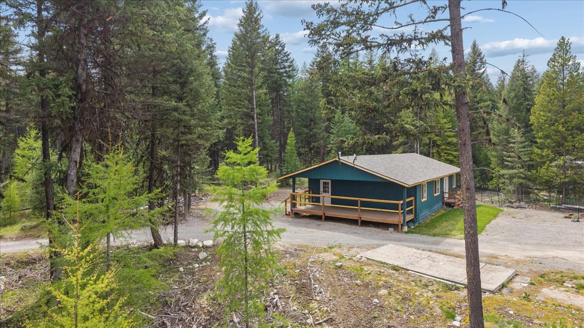 Two Homes On 20 Acres