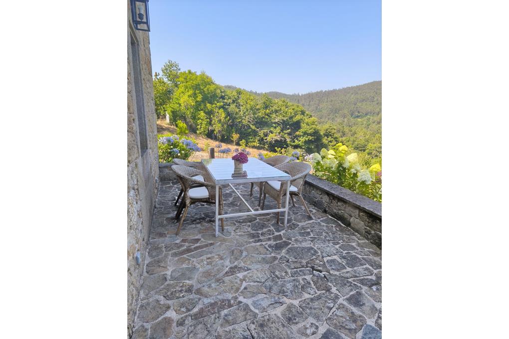 E&V verkauft ein Boutique-Haus inmitten der galicischen Natur in Cando, Serra de Outes