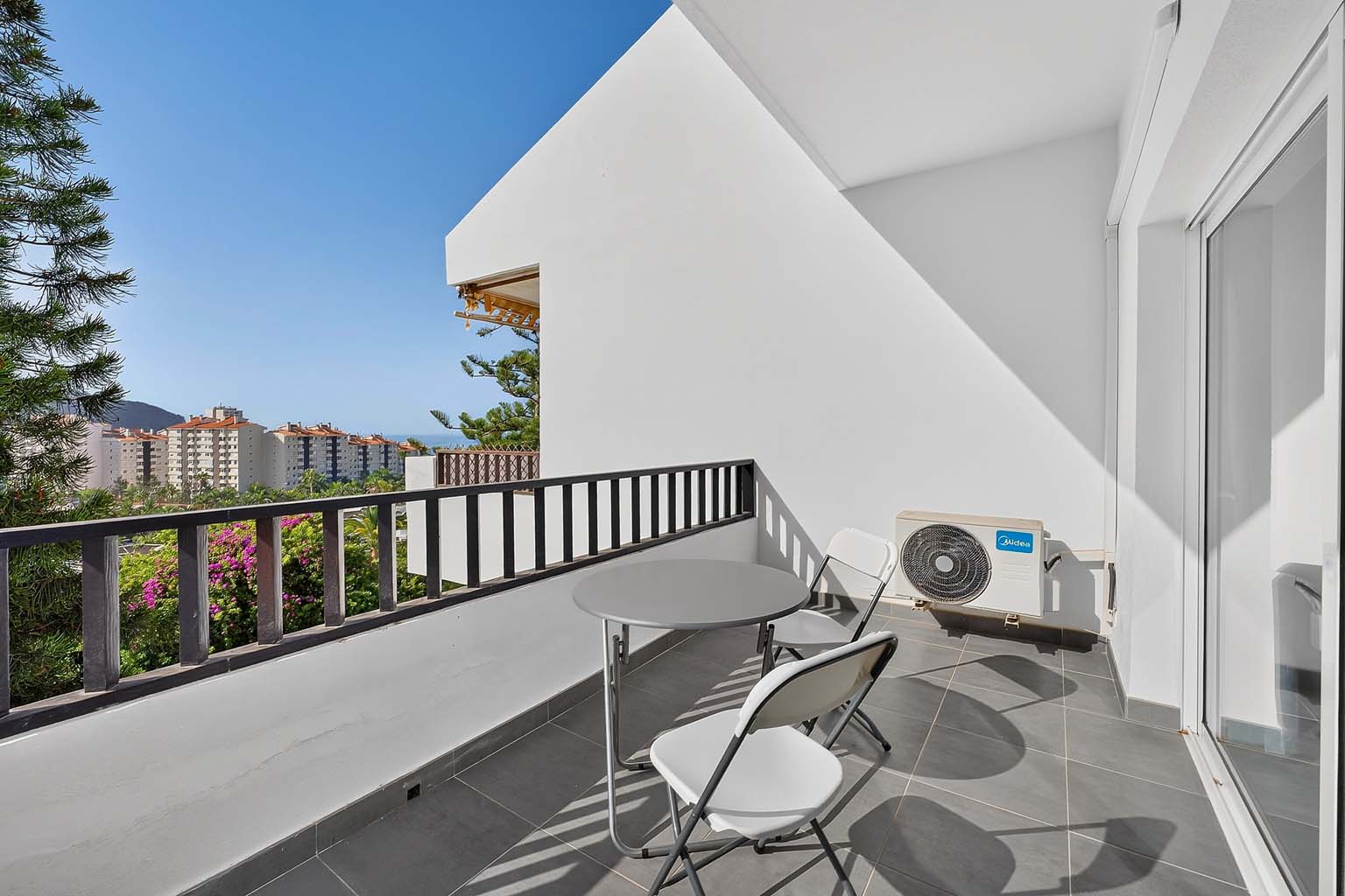 Renoviertes Duplex-Penthouse mit zwei Terrassen und Aussicht in Los Cristianos