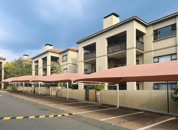 Charming Ground Floor 2-Bedroom Apartment for Rent in Pineslopes
