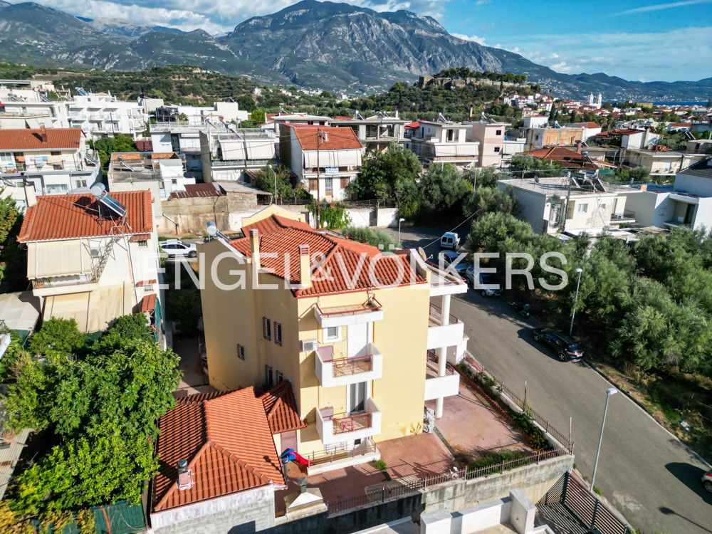 Three-Level Detached House with Bioclimatic Layout in Kalamata