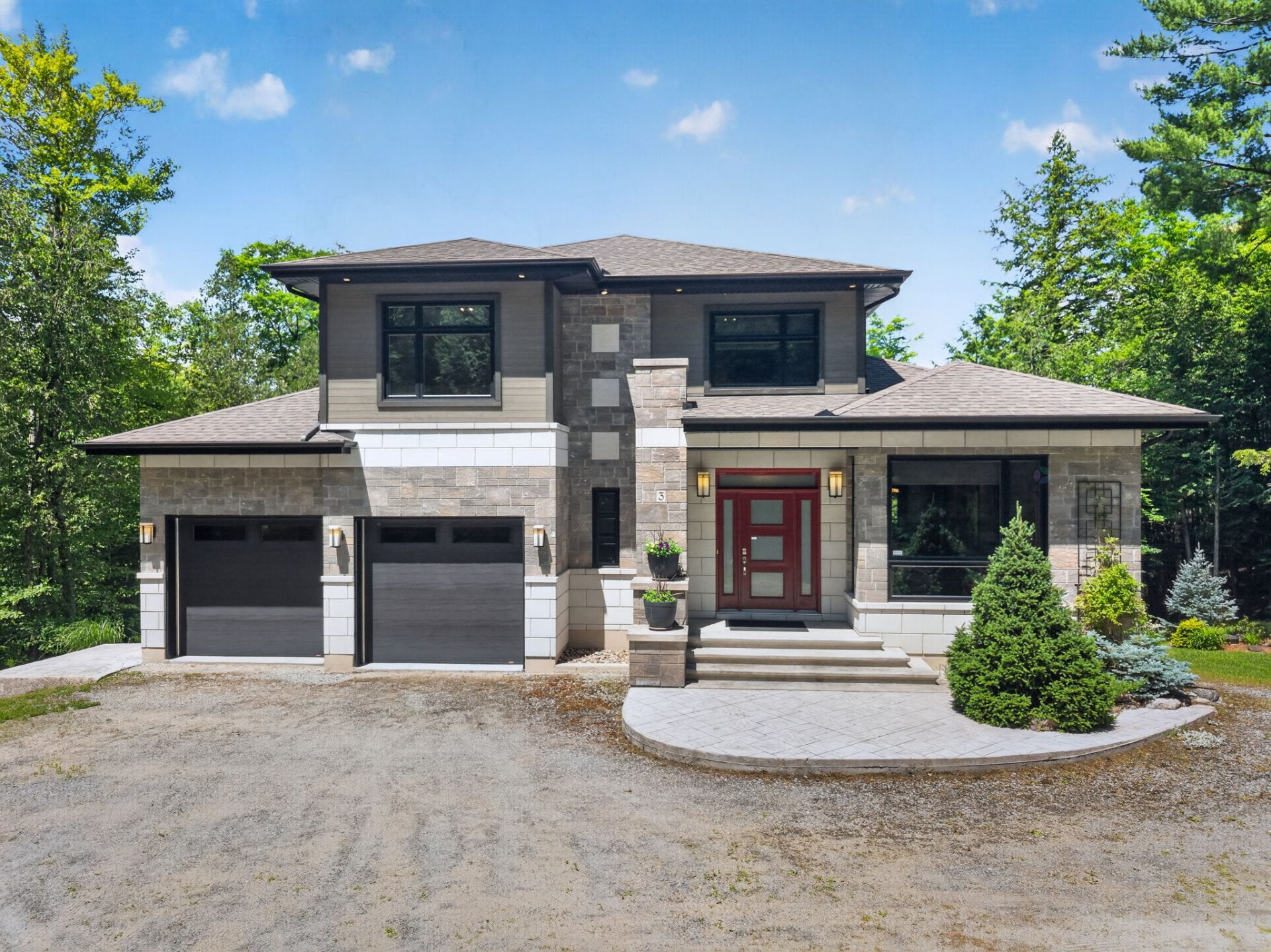 Cottage Luxury: Offering private and refined living!