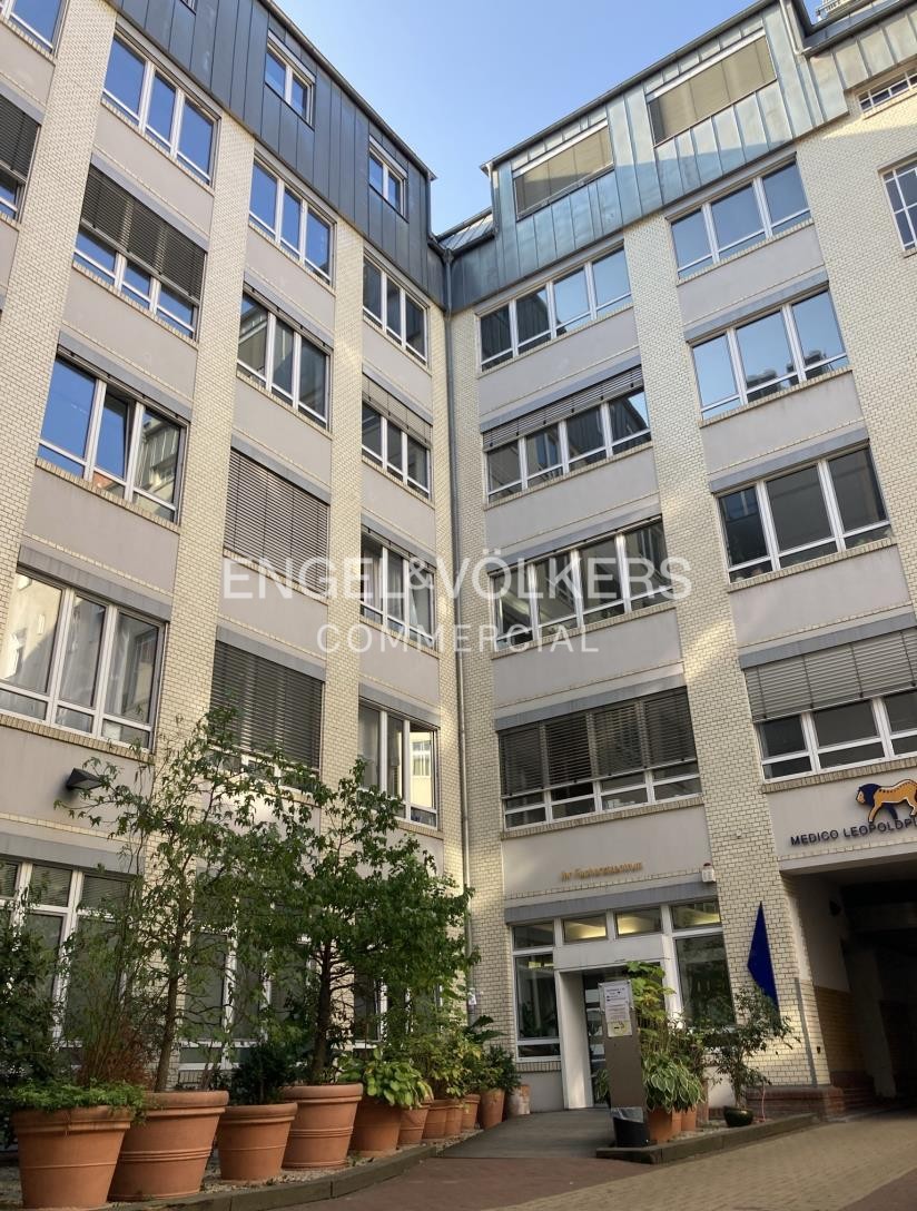 Büro im Altbau sucht Mieter