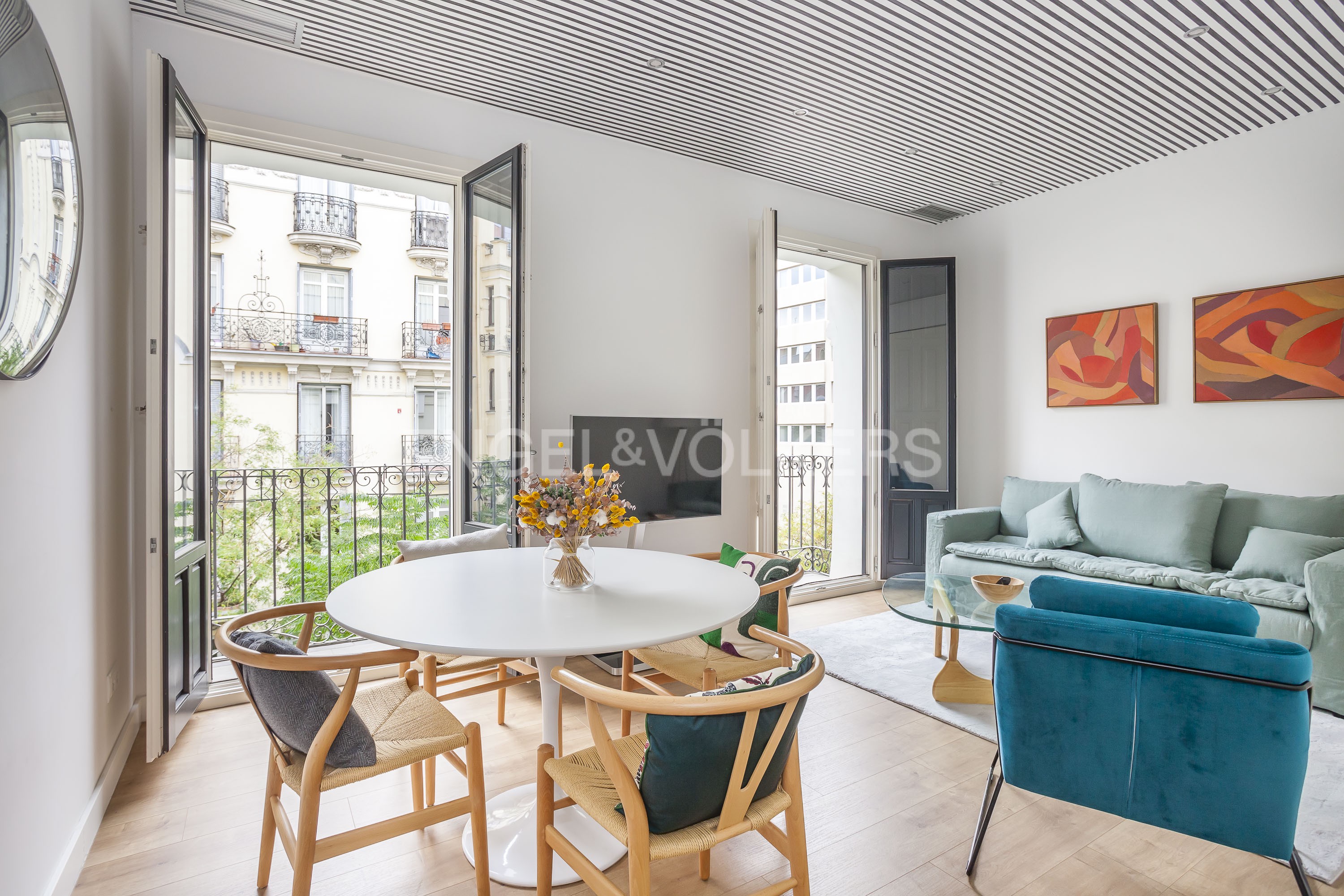 Marvelous apartment with 2 double bedrooms, 5 balconies for short stays