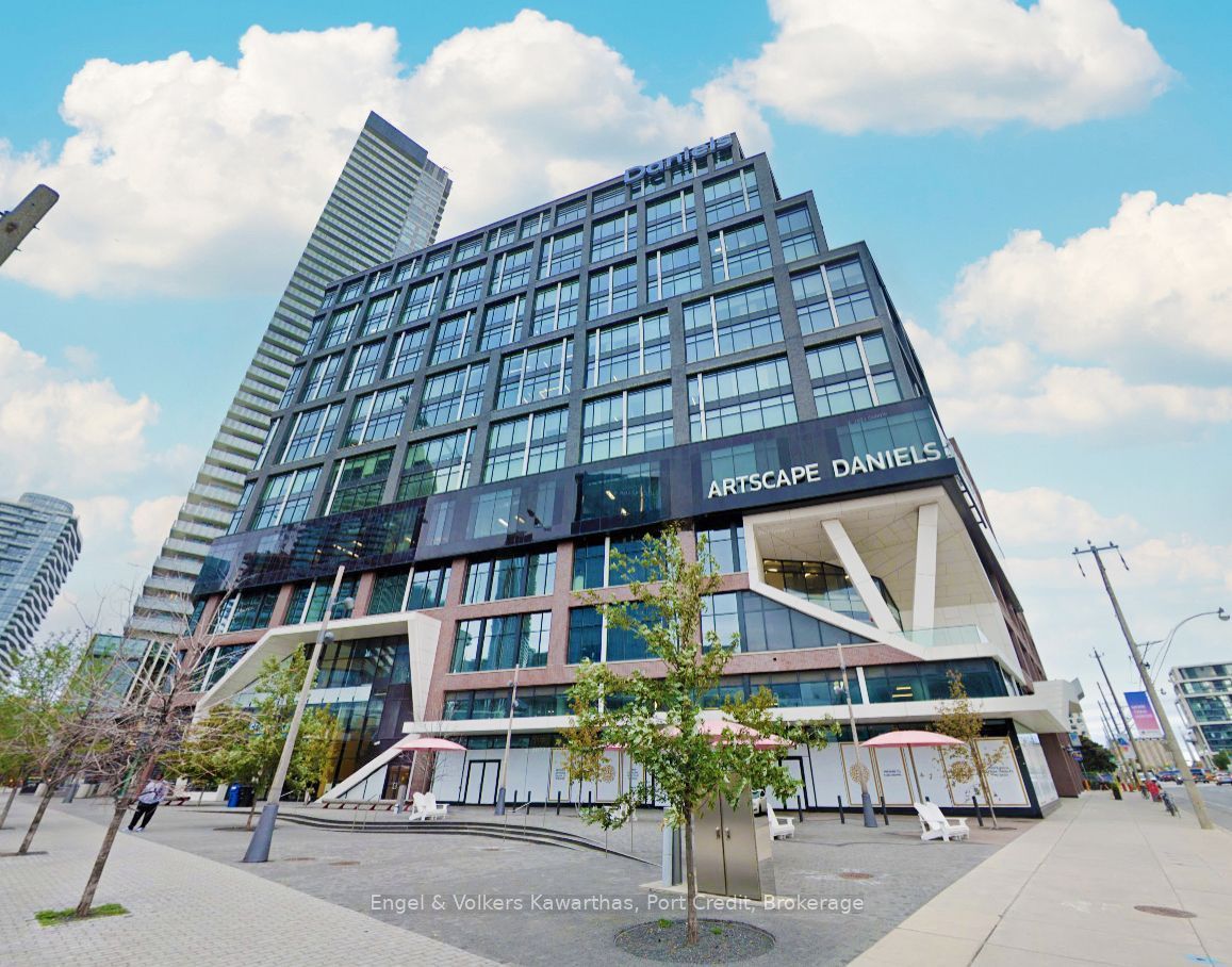 Where Inspired Workspace Meets Soaring Waterfront Views