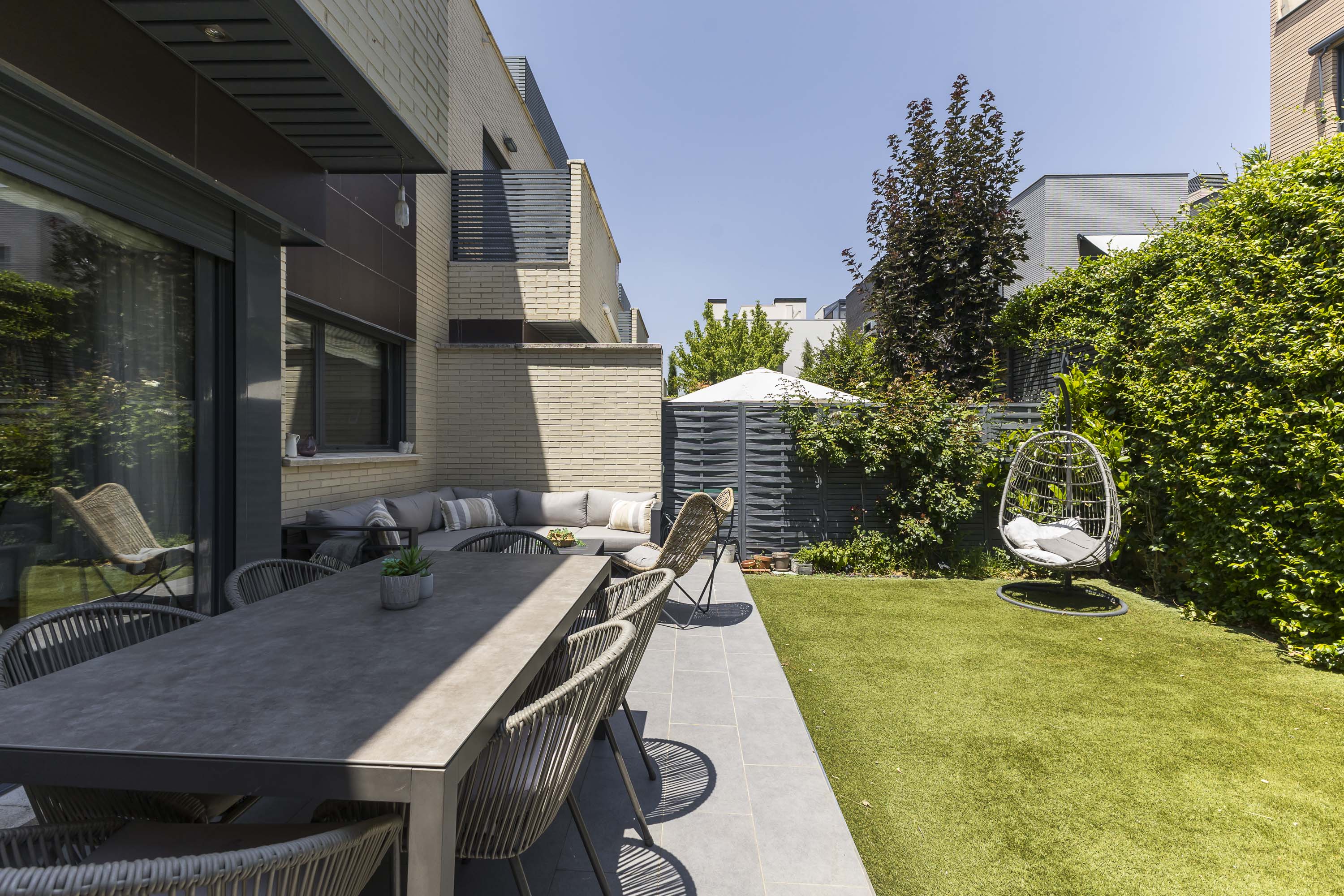 Exclusive townhouse with garden, solarium and 3 parking spaces in Tempranales