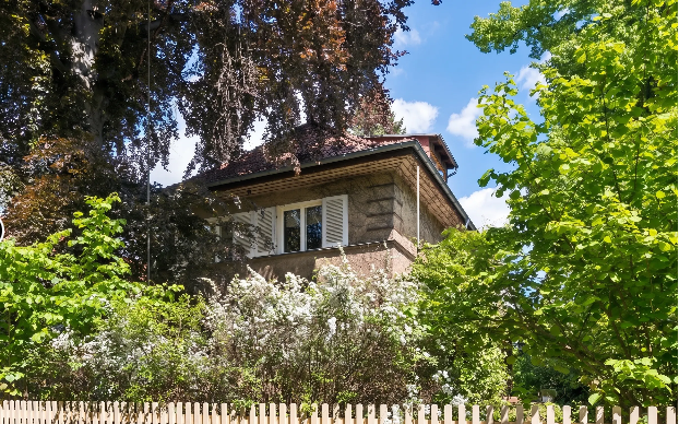 Einmalige Chance: Grüne Oase mitten in Steglitz – wunderschönes Einfamilienhaus mit parkähnlichem Garten