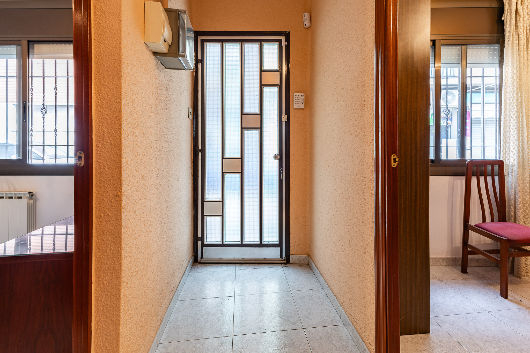 Centrally located Canovelles home to live in and run your own business