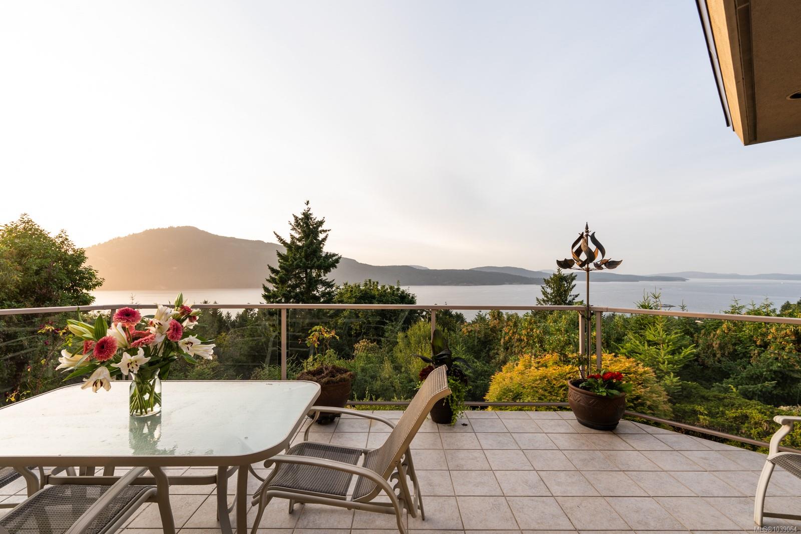 Exceptional Oceanview Residence with Ocean Views & Gardens