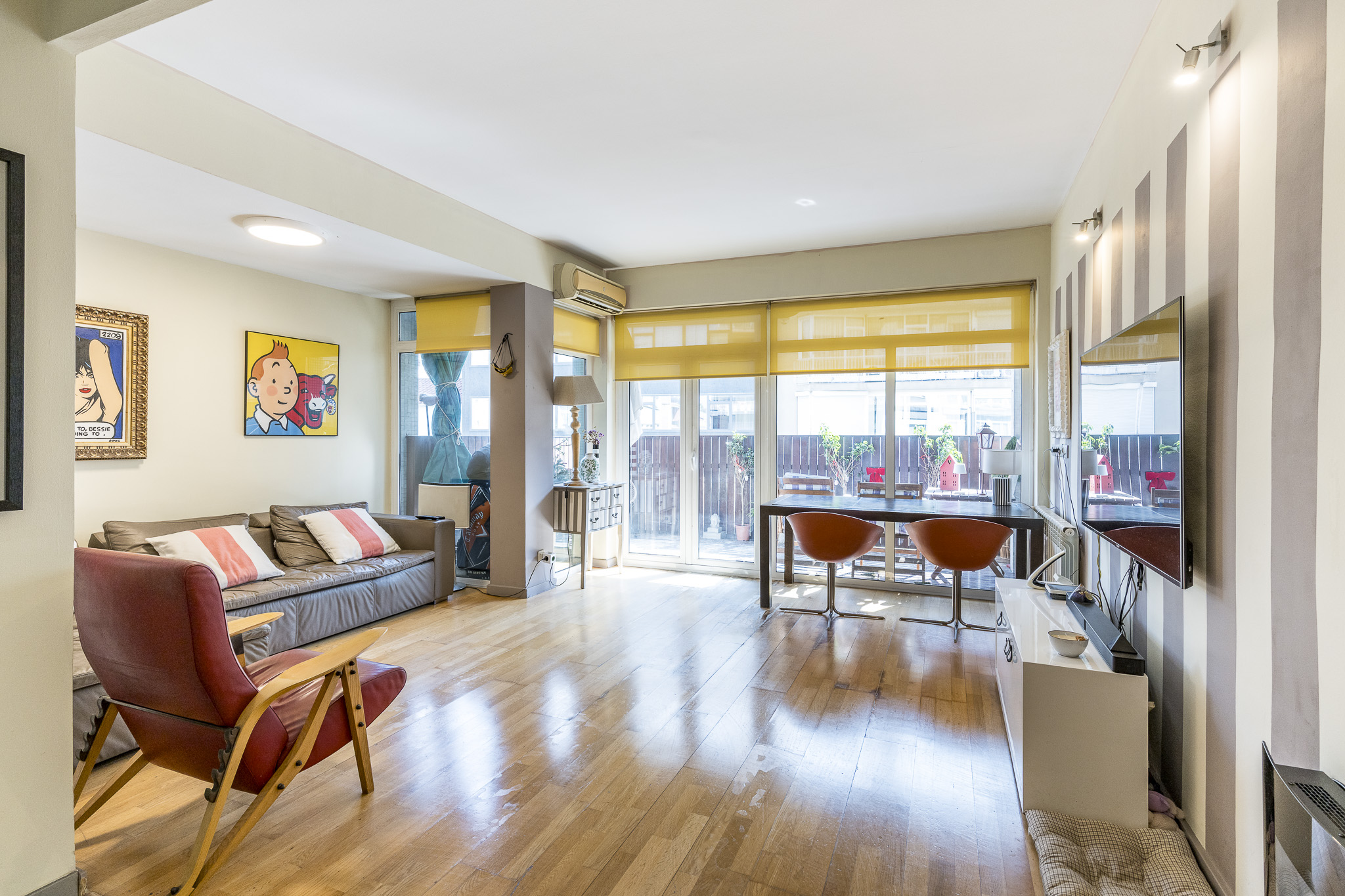 Fantastic high-floor apartment with a terrace off the living room