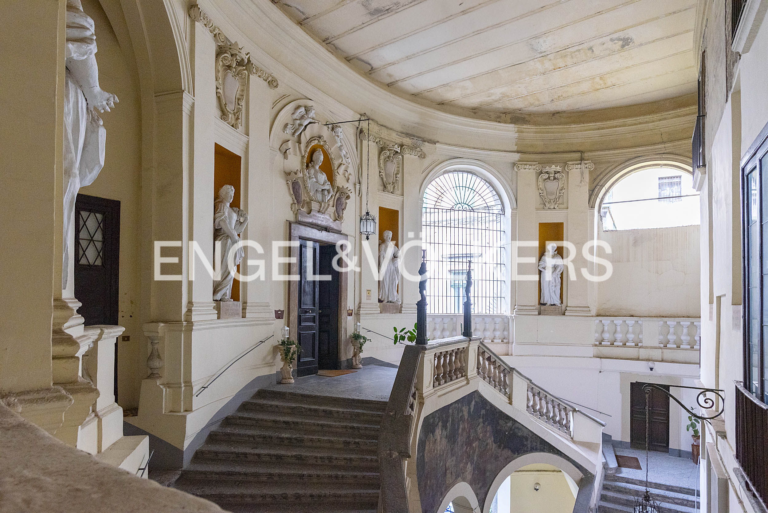 Ancient residence in Palazzo Spinelli di Laurino