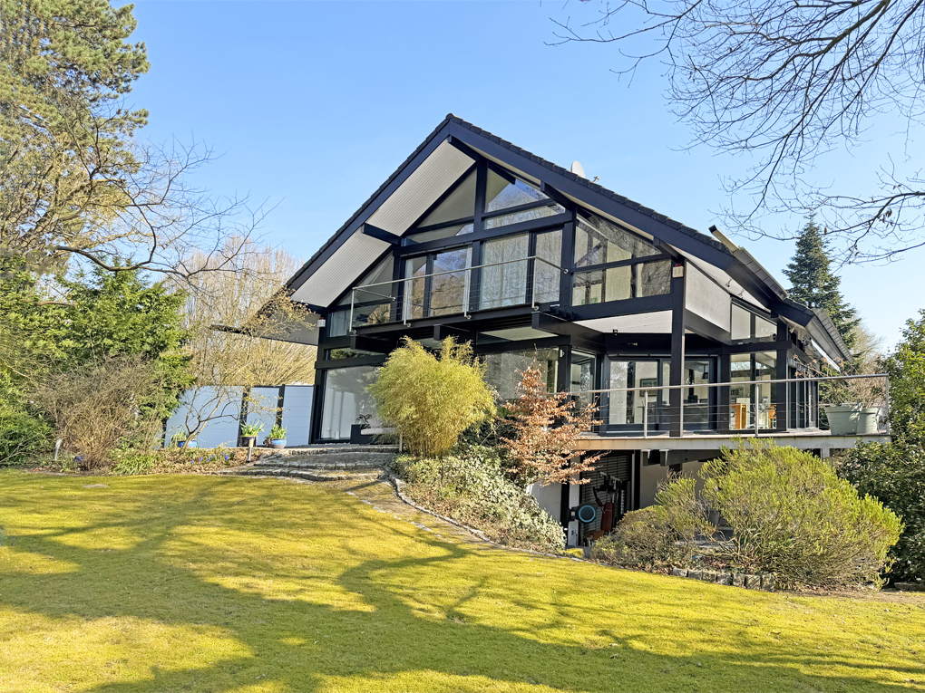 Exklusives Fachwerkhaus auf traumhaftem Grundstück nahe Schloss Schönebeck