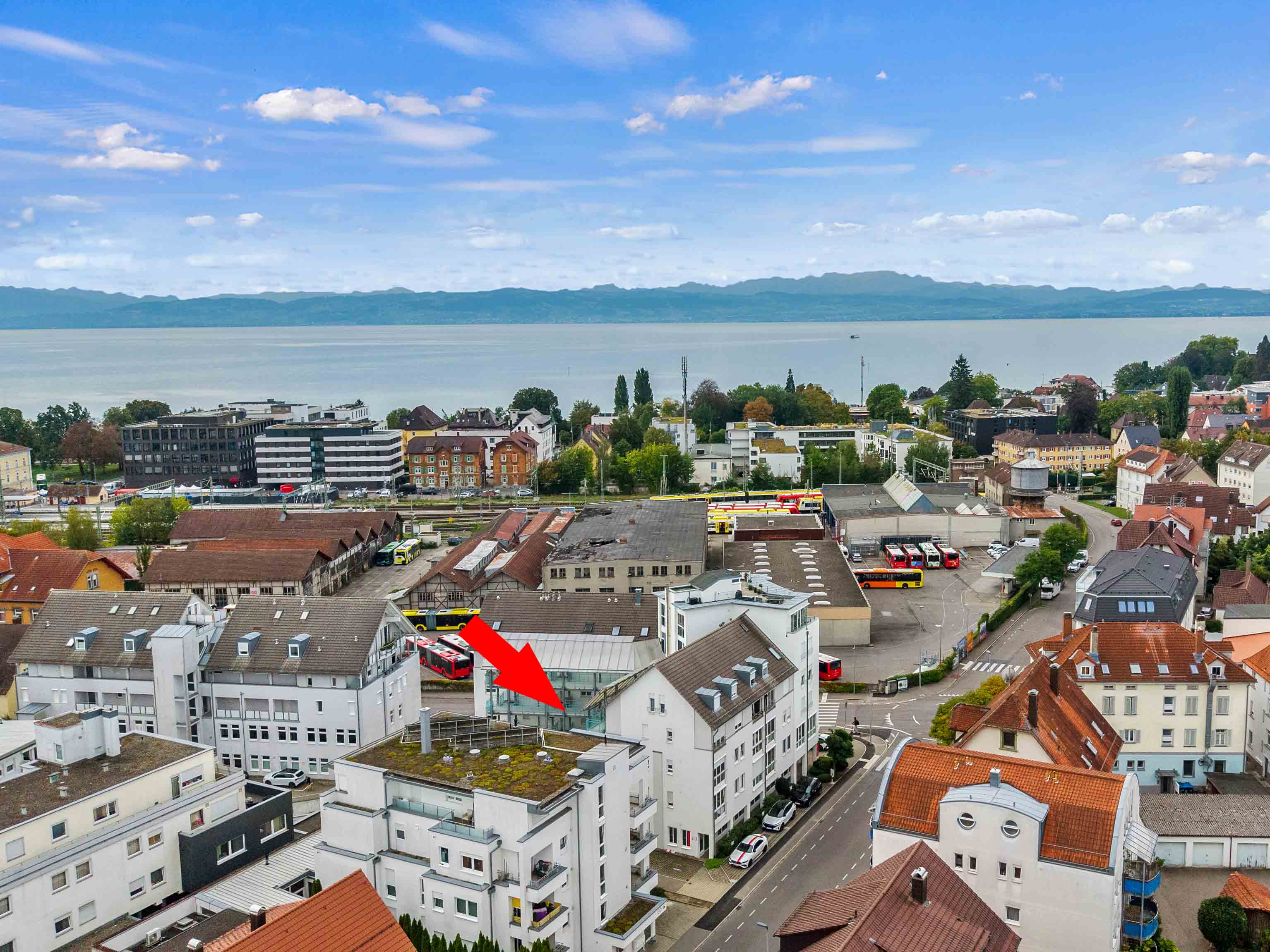 Erstbezug nach Modernisierung - Seenah und zentral gelegene 2,5-Zi-ETW mit Wintergarten und TG-Stellplatz