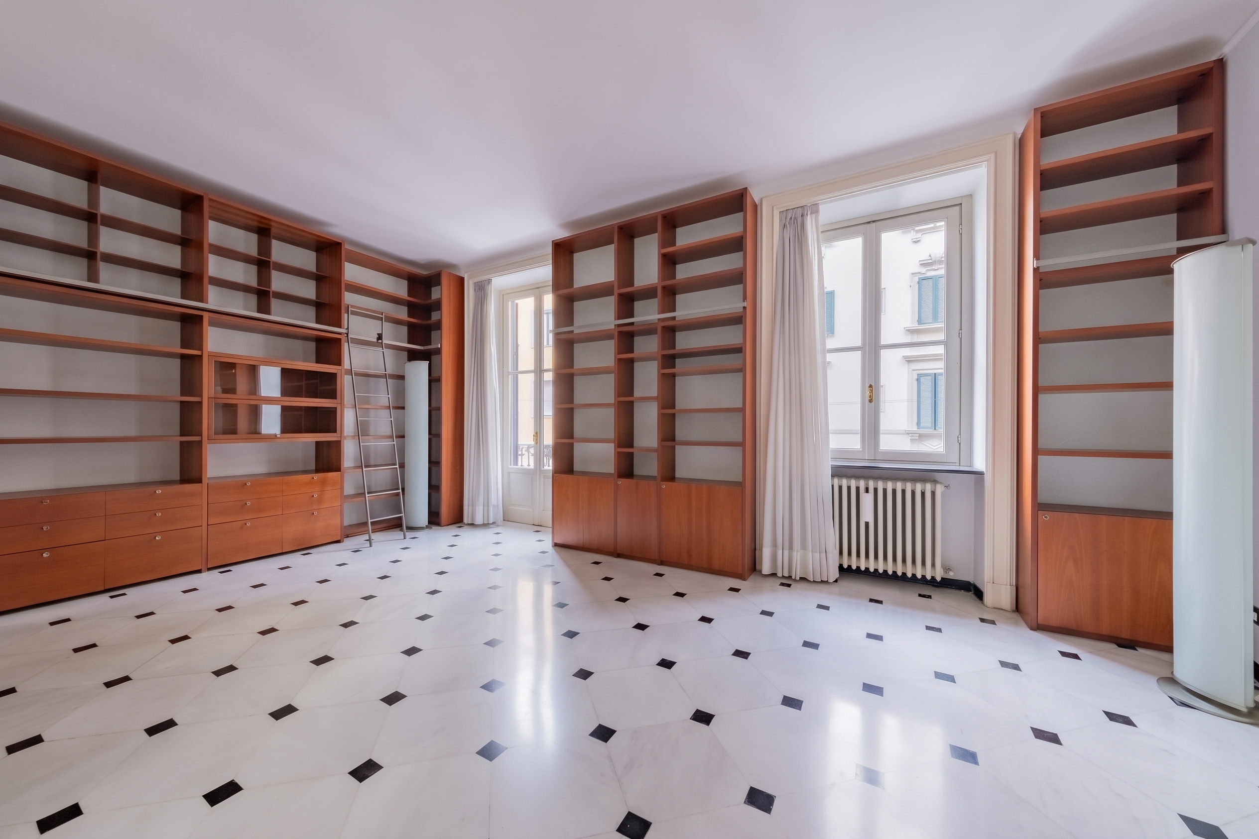 Elegant One Bedroom Apartment Convertible into a Two Bedroom Apartment in Conca del Naviglio [KI-modifiziert]