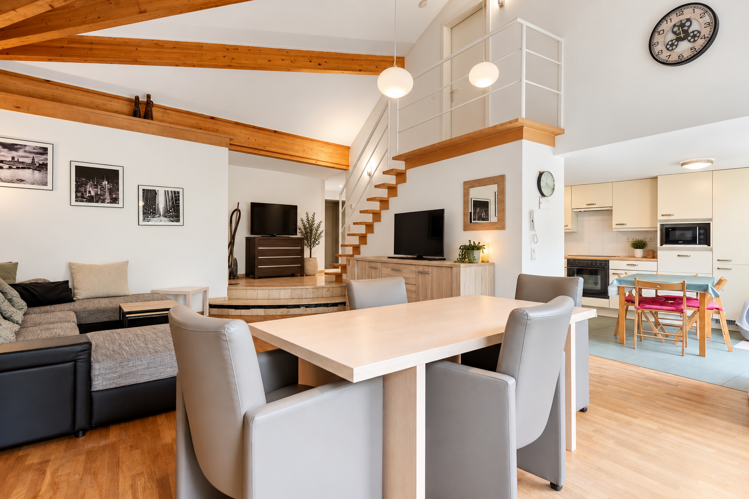 Lichtrijk appartement in groene omgeving