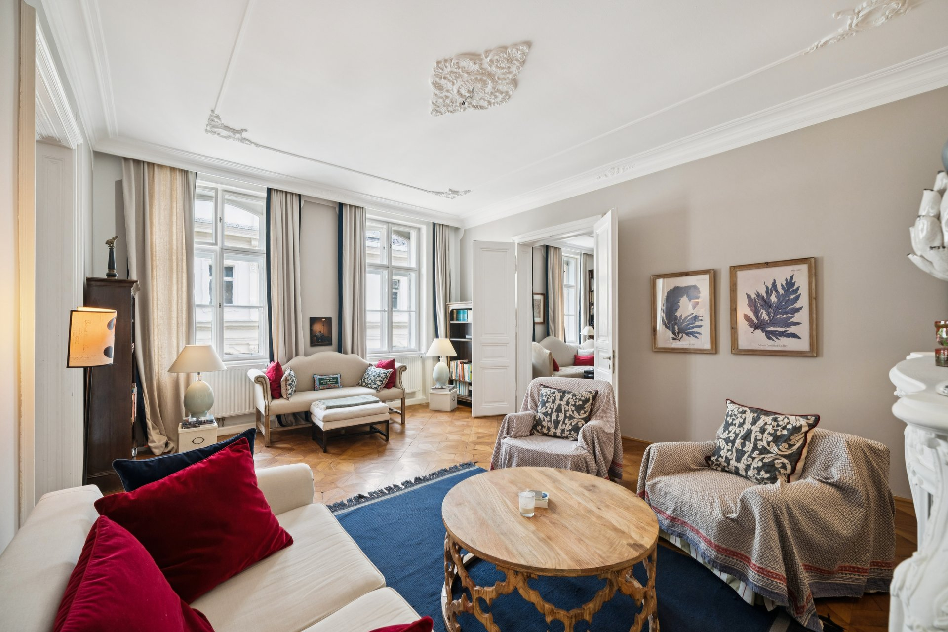 Elegant period apartment near Stadtpark