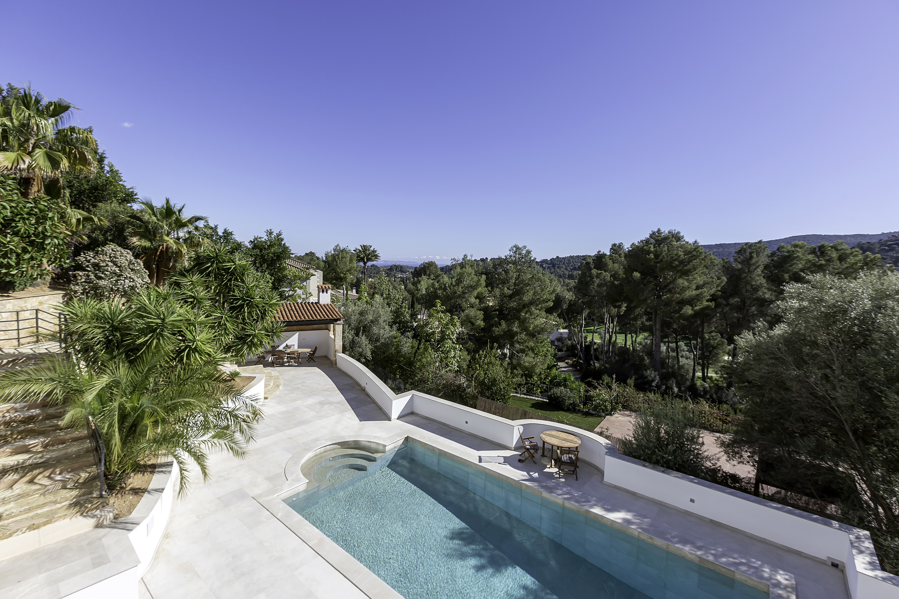 Tastefully renovated villa in Son Vida