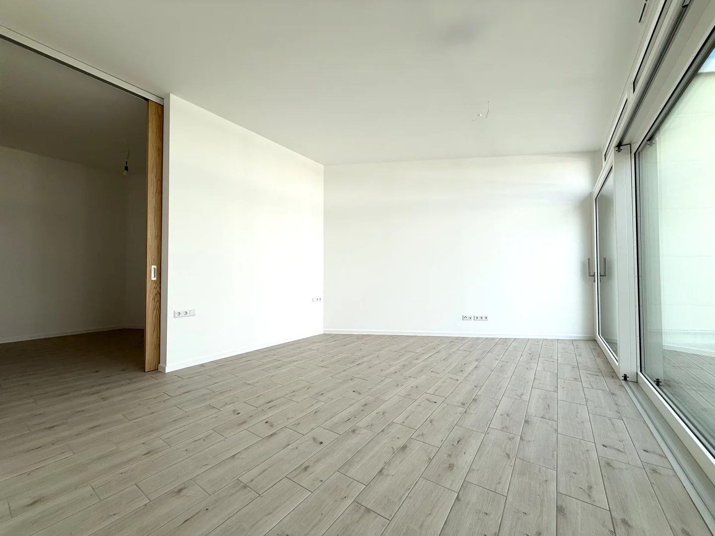 Stilvoll wohnen auf drei Ebenen mit zwei Terrassen - Foto 2