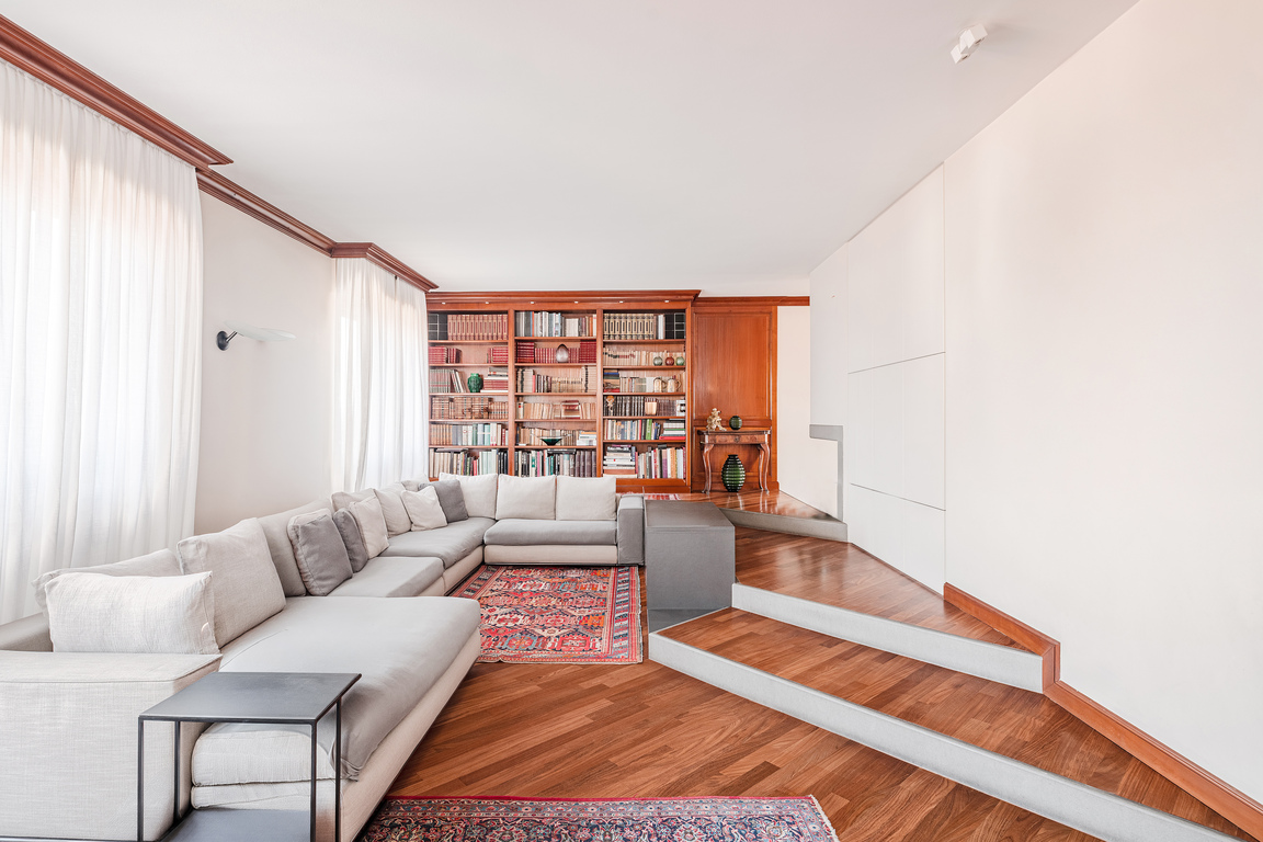 Exclusive penthouse near the city center