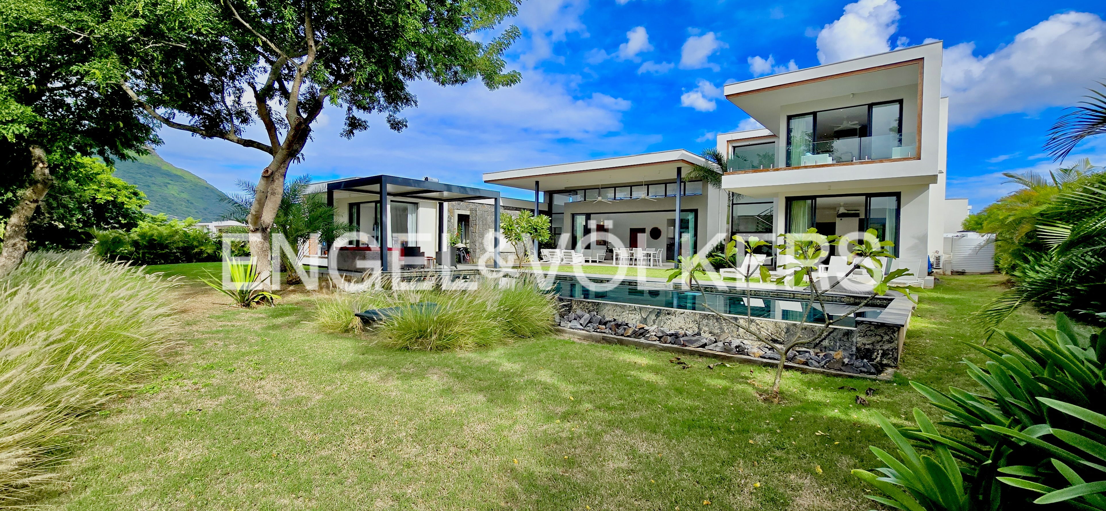 Secluded Island Lifestyle: Spacious Villa with Scenic Mountain Views