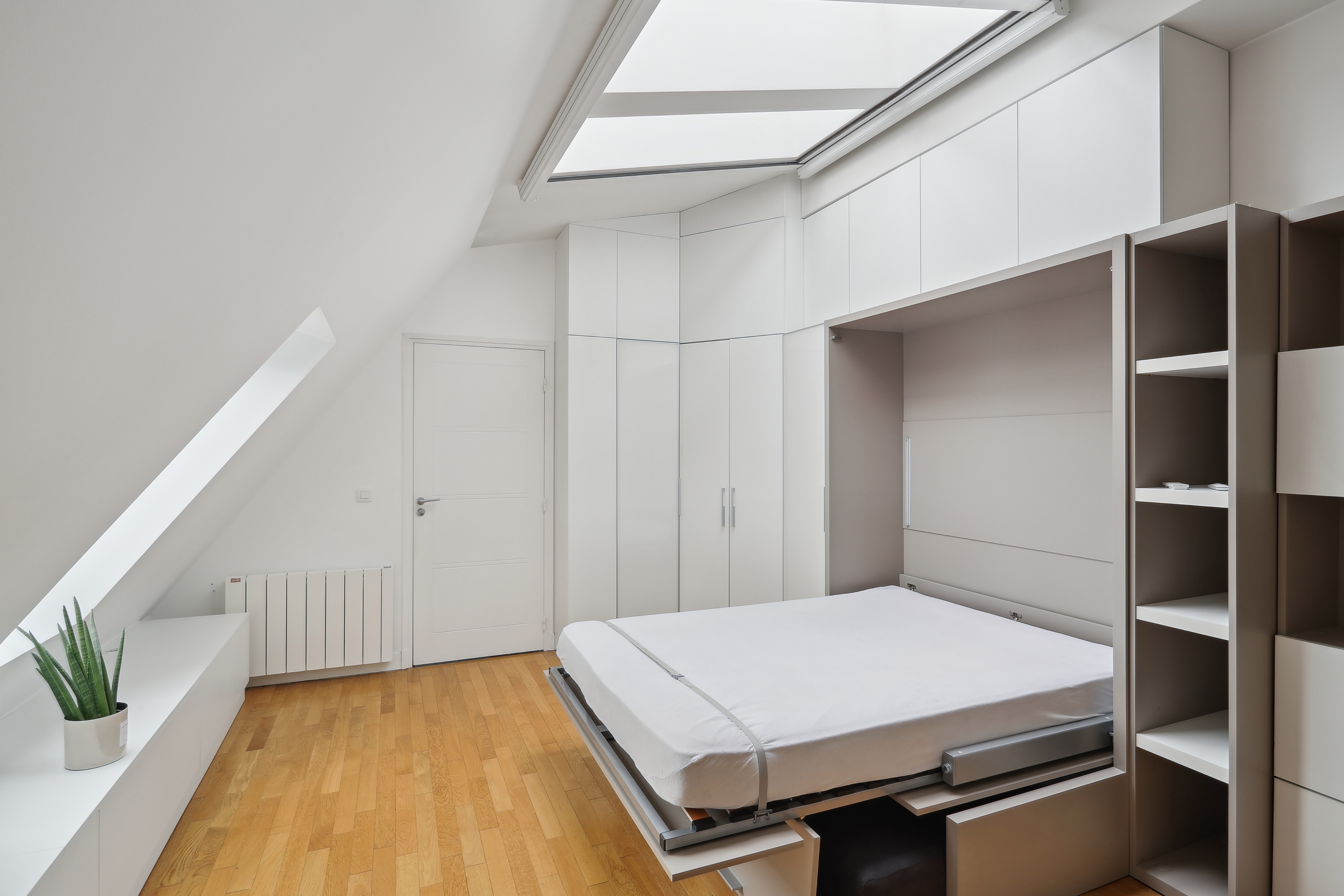 Renovated top-floor studio - Monceau district