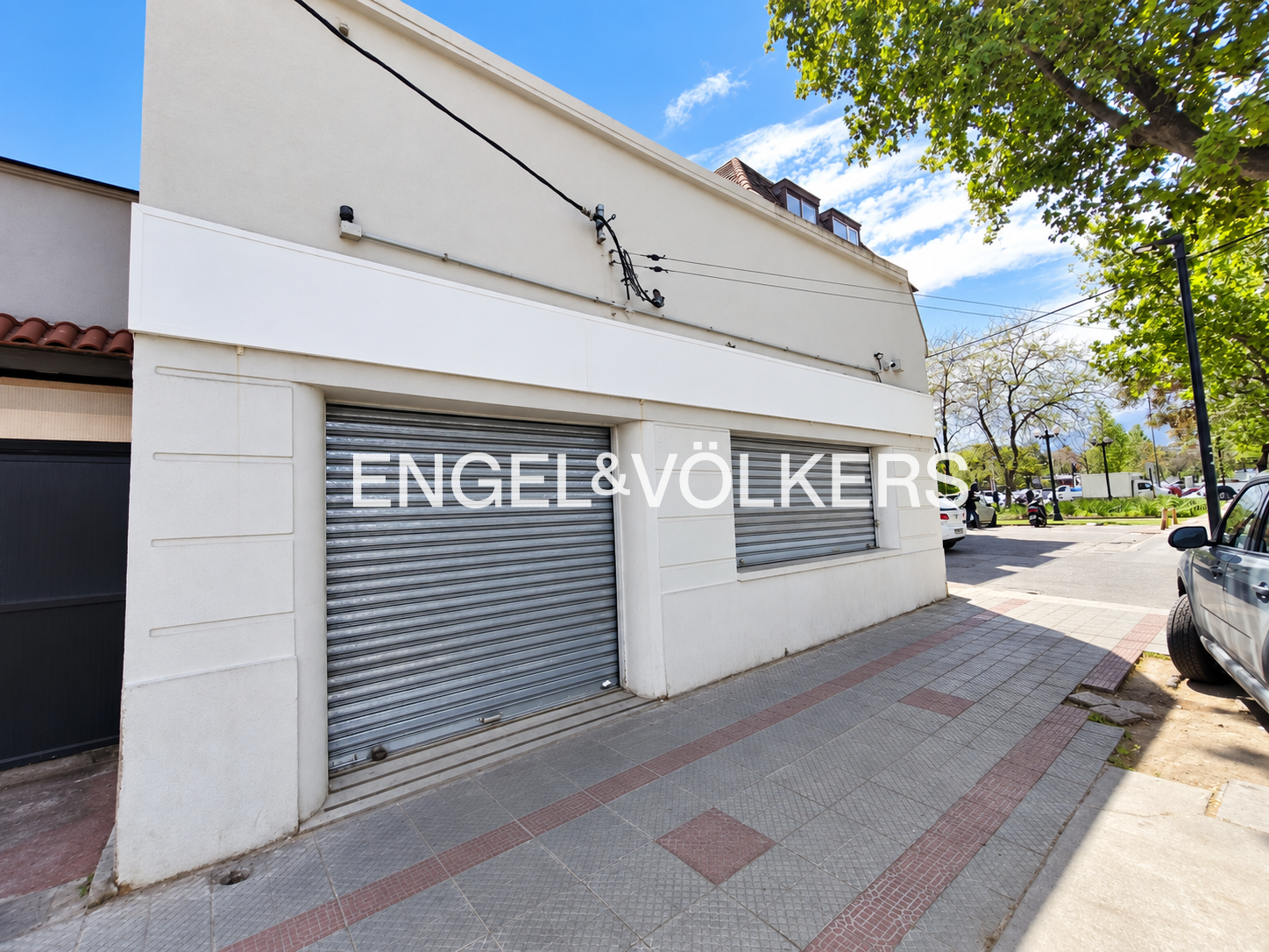 Local Primera Linea Pedro Lautaro Ferrer / Los Leones