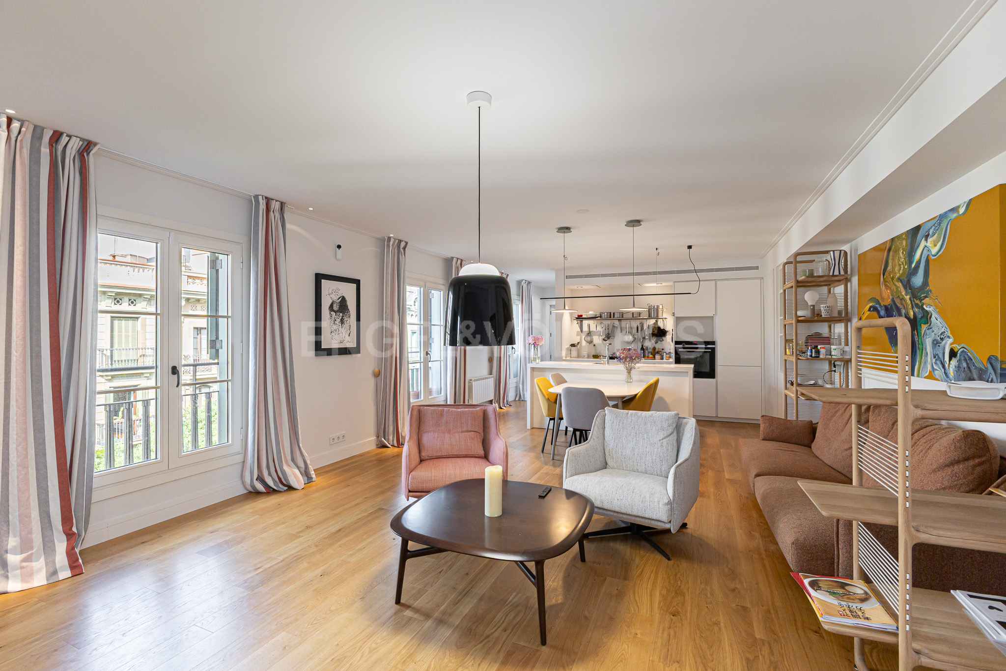 Elegant furnished apartment in Eixample