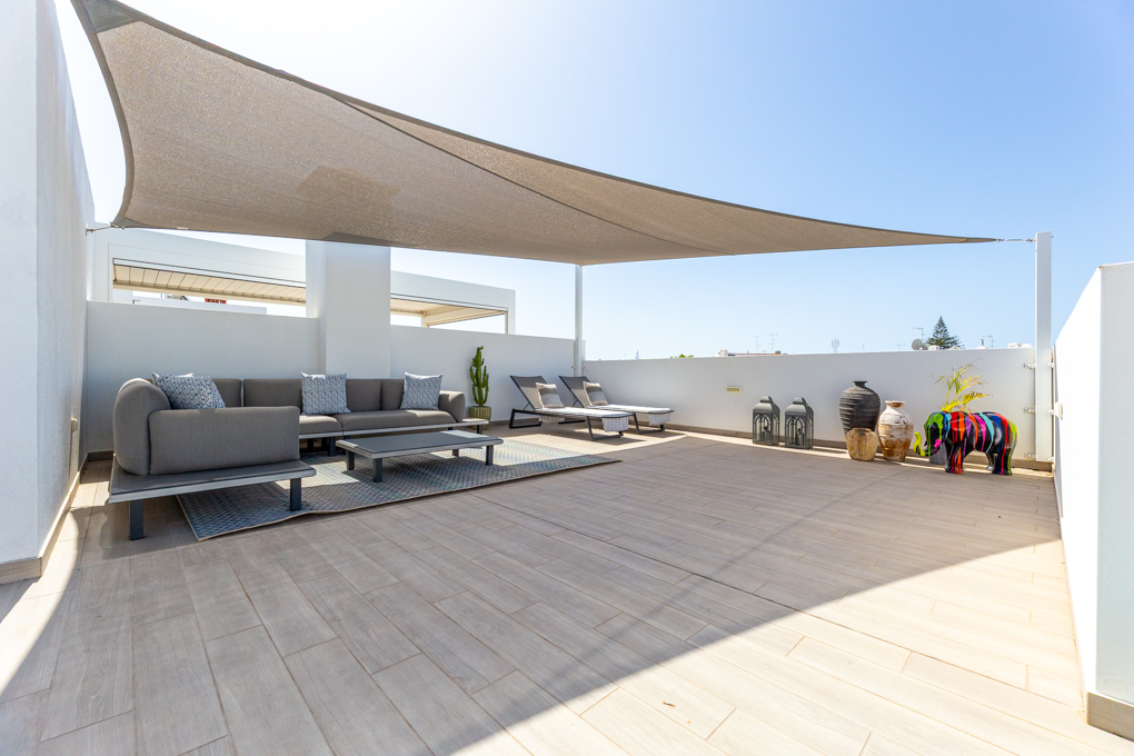 Penthouse mit 3 SZ und Terrasse im Zentrum Taviras