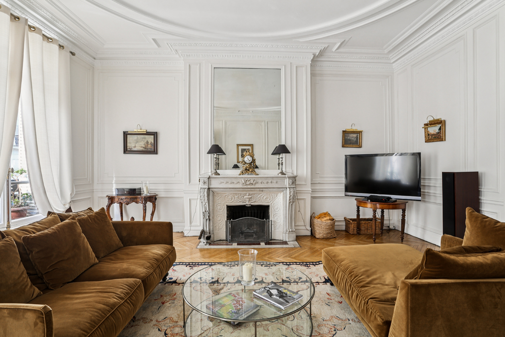 Exceptional family apartment - Place Beauvau