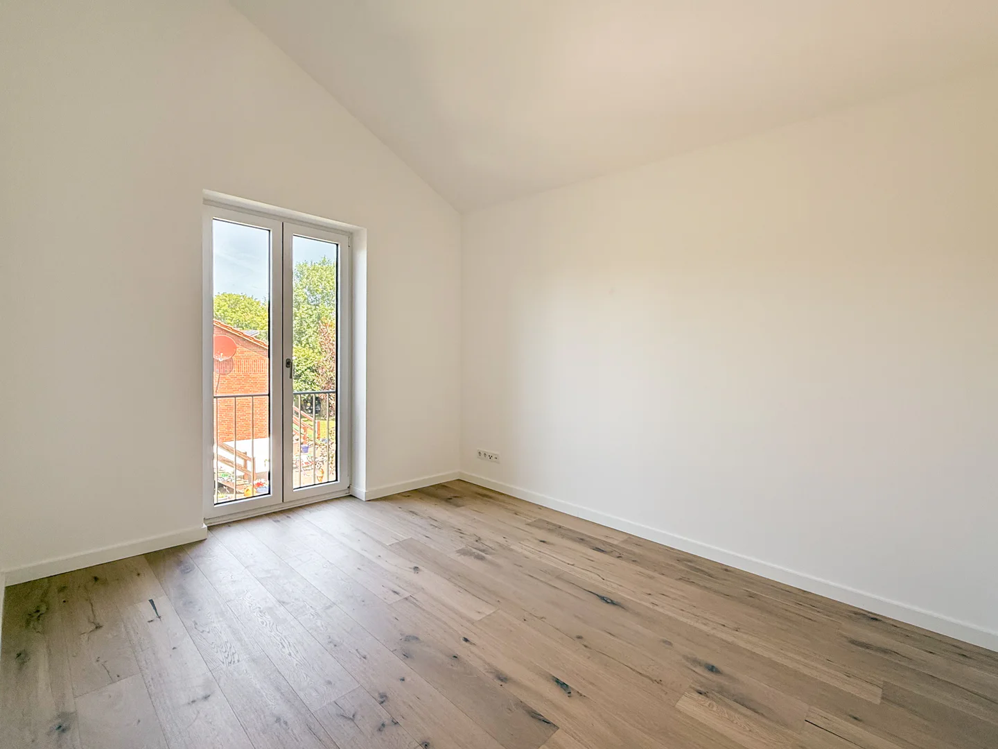 Neubau-Erstbezug: Ihr Domizil in Sackgassenlage und Schleinähe - Photo 4