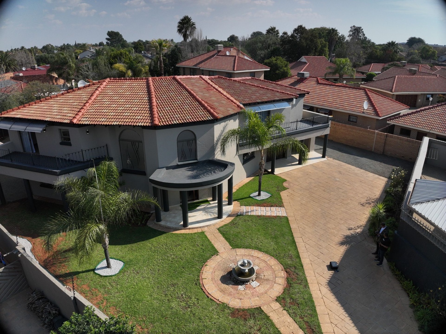Stylish Upmarket Home also Exceptional for Guesthouse