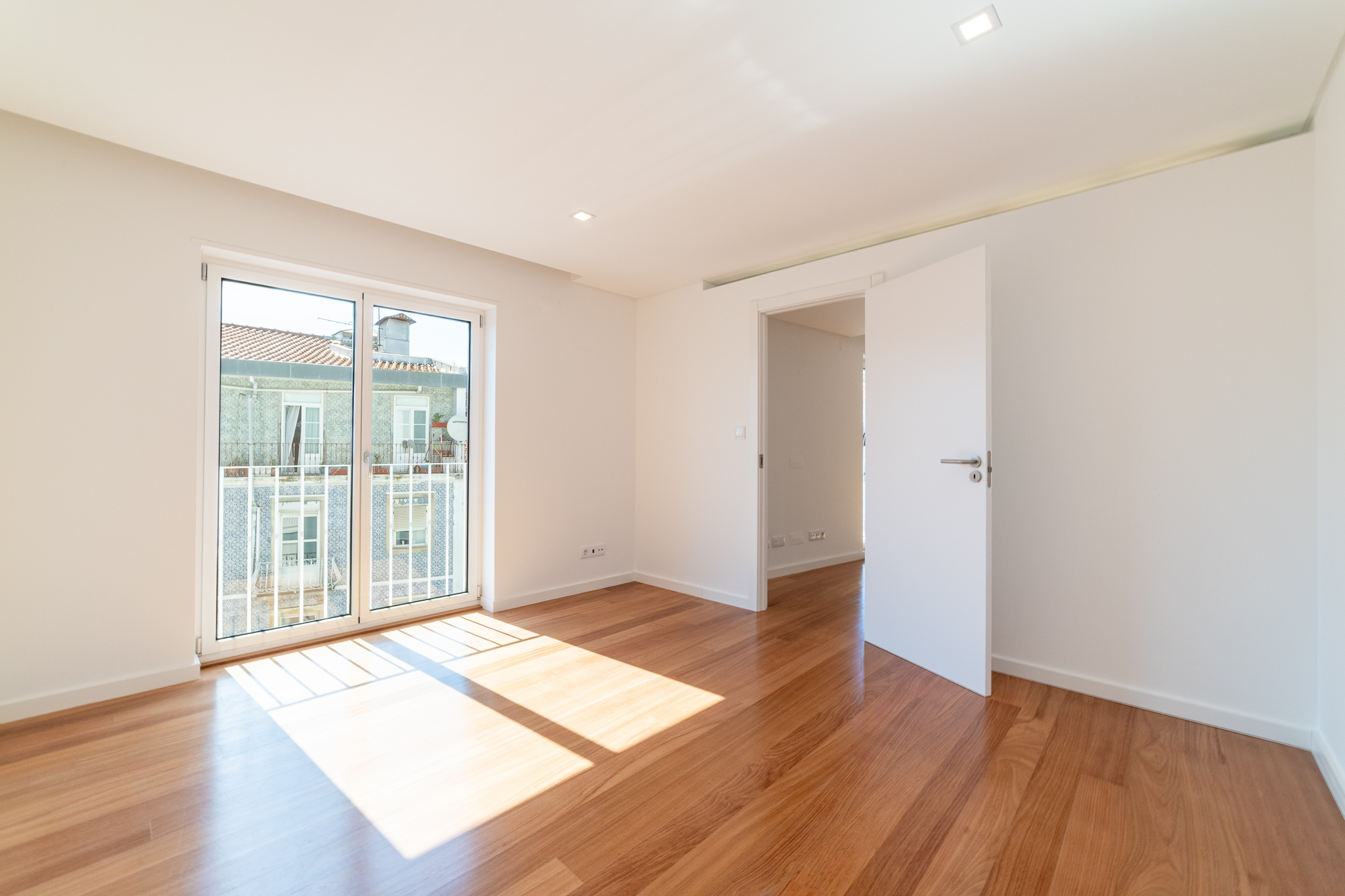 Luminoso T2 Contemporâneo com Garagem