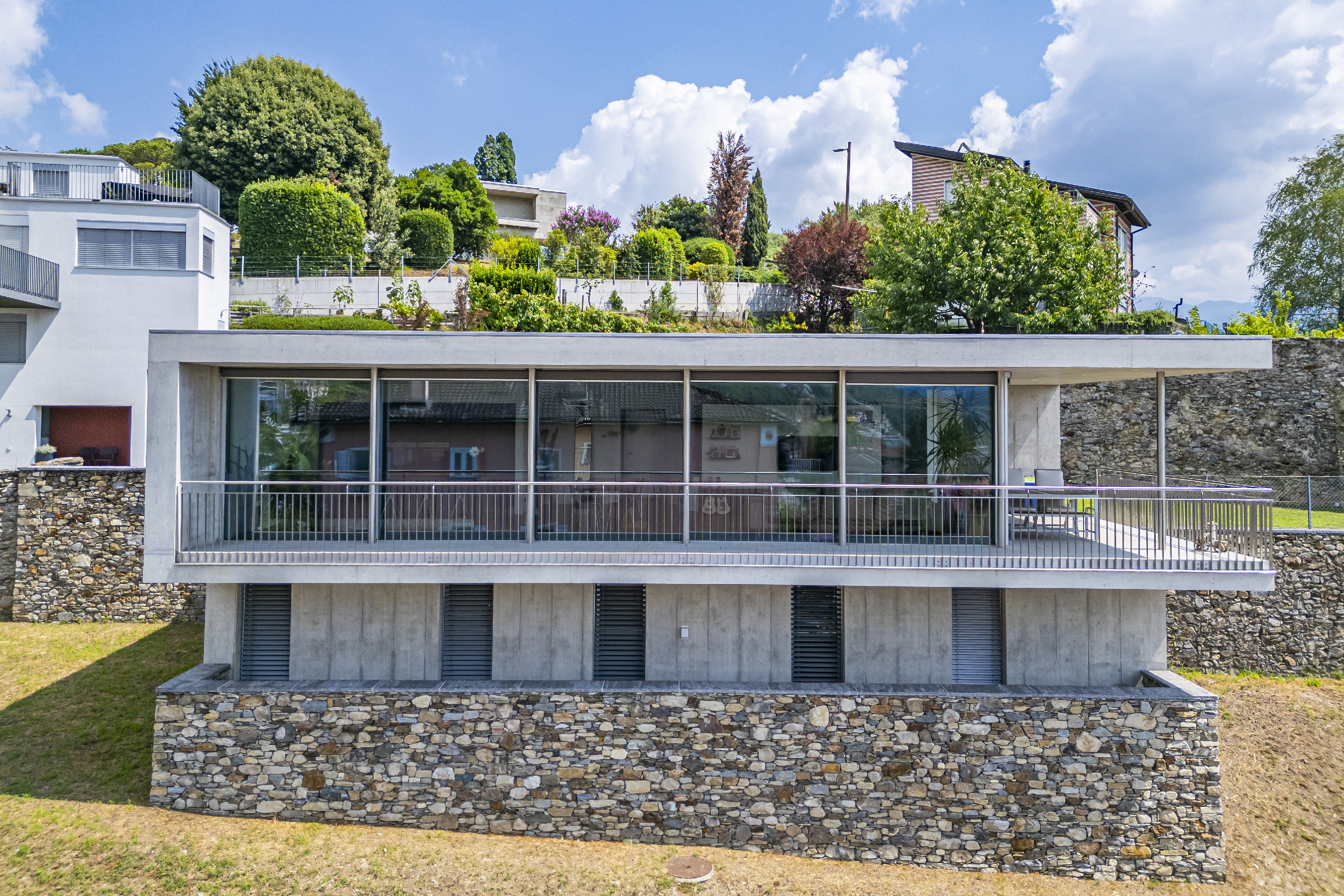 Modernes Design in ruhiger Lage