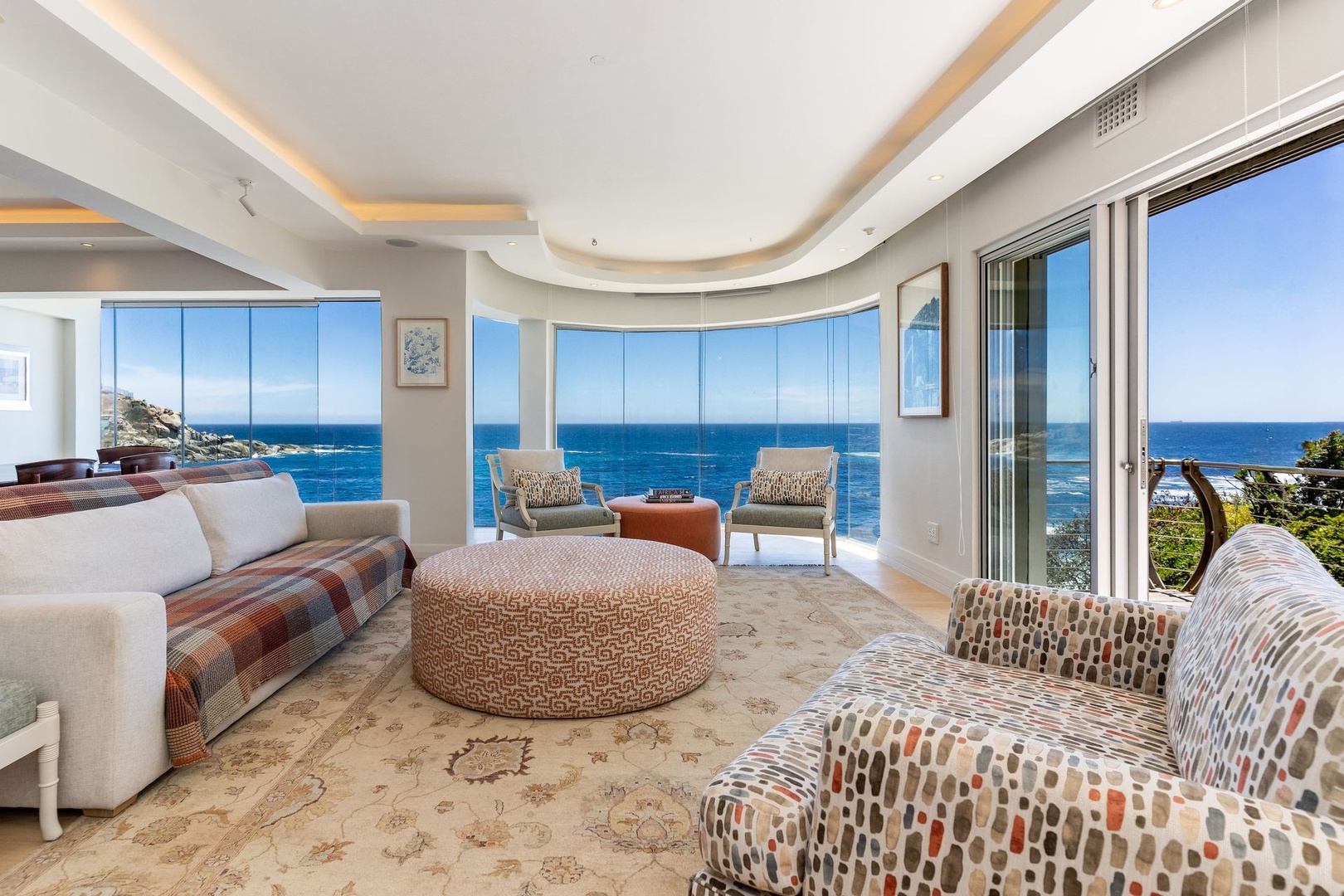 Unbeatable Bantry Bay sea-facing apartment