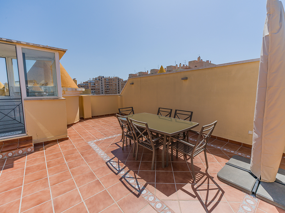 Penthouse with Exceptional Terrace in Alicante Golf