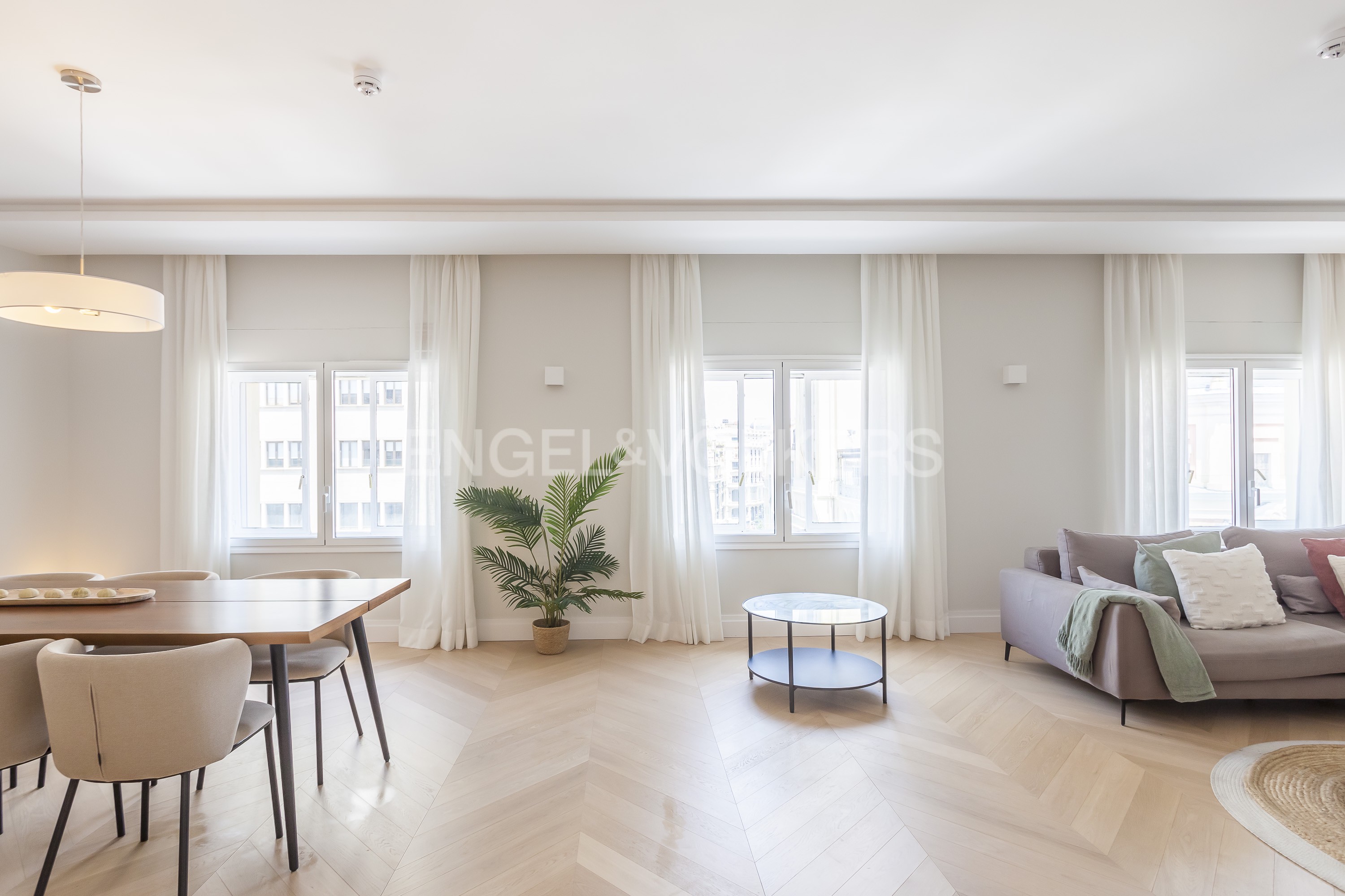 Luxury property next to Four Seasons Hotel for short term