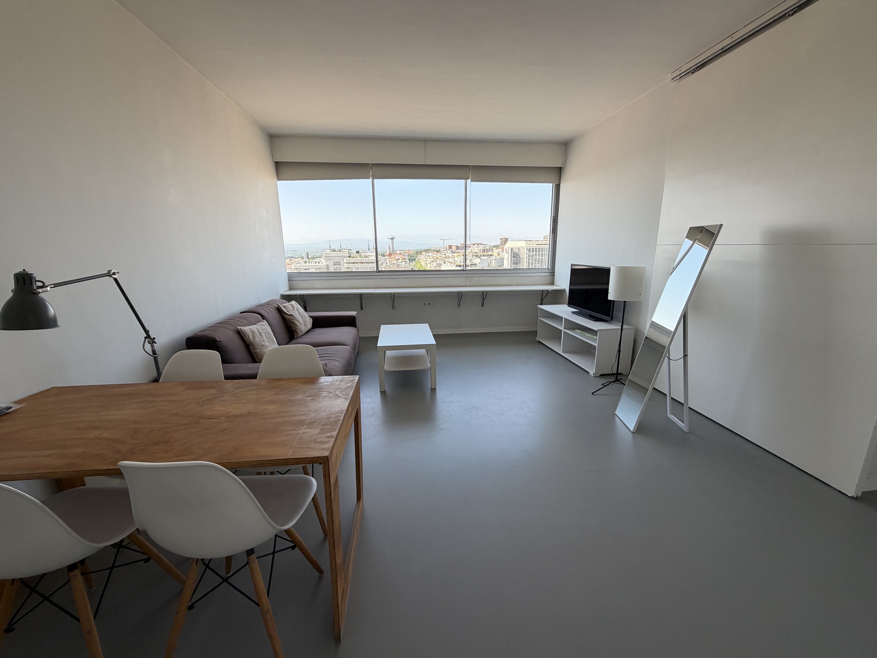 Elegant apartment for rent in Argüelles