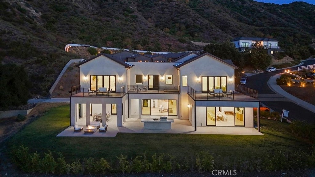 Newly constructed luxury estate